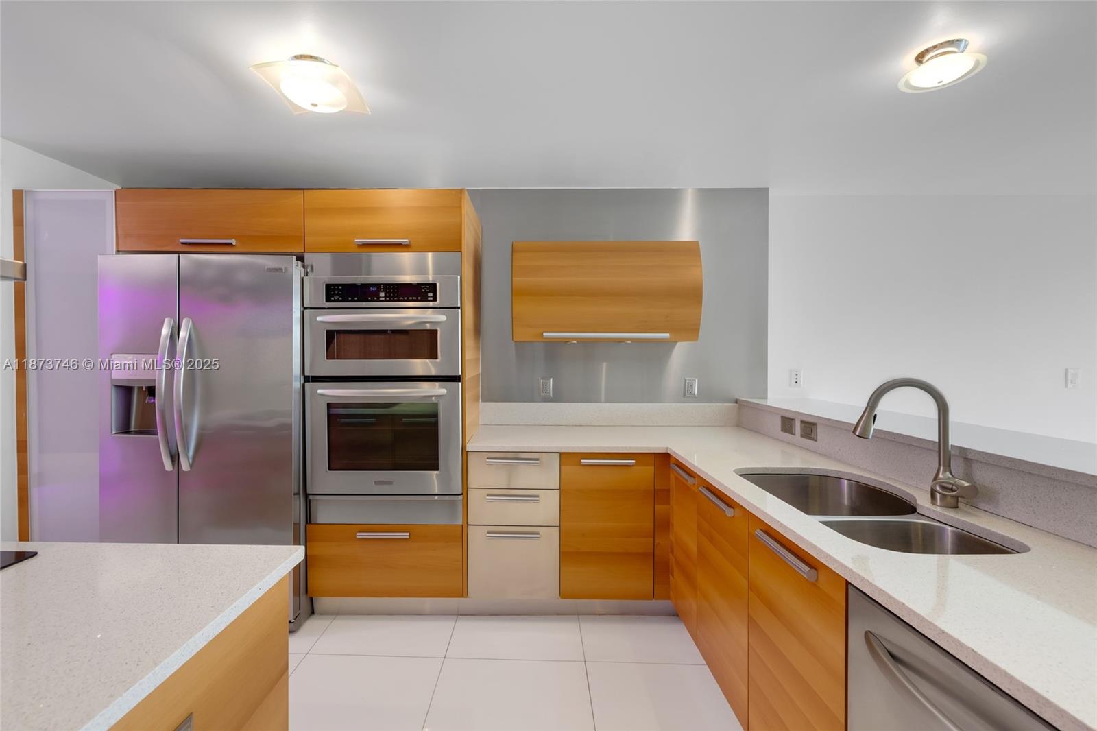 Photo of 2950 188th St  #302, Aventura, Florida, 33180 - 