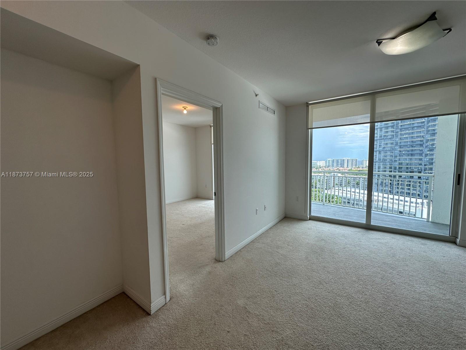 Фото 1755 Hallandale Beach Blvd  #1605E, Hallandale Beach, Florida, 33009 - 