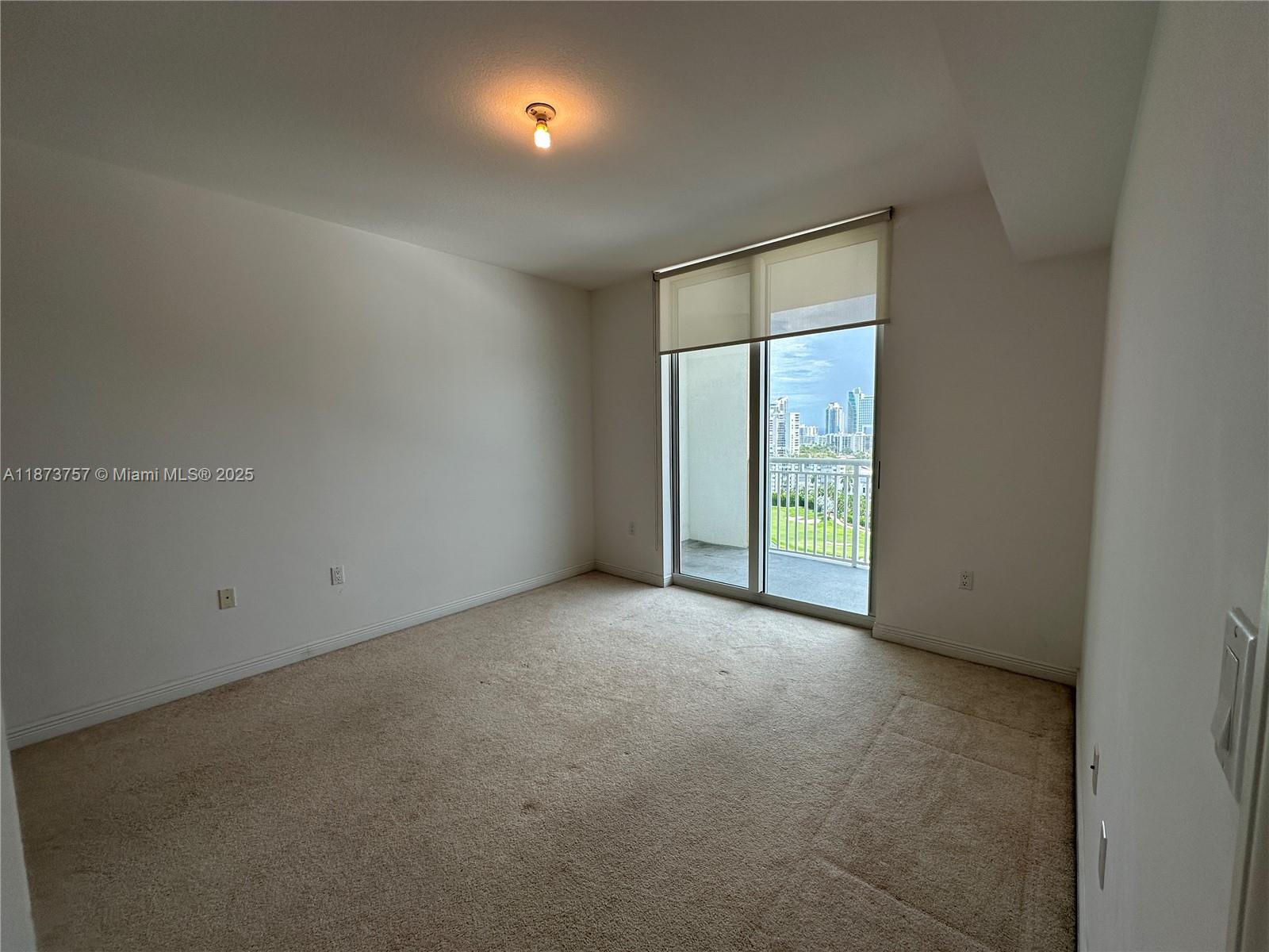 Фото 1755 Hallandale Beach Blvd  #1605E, Hallandale Beach, Florida, 33009 - 
