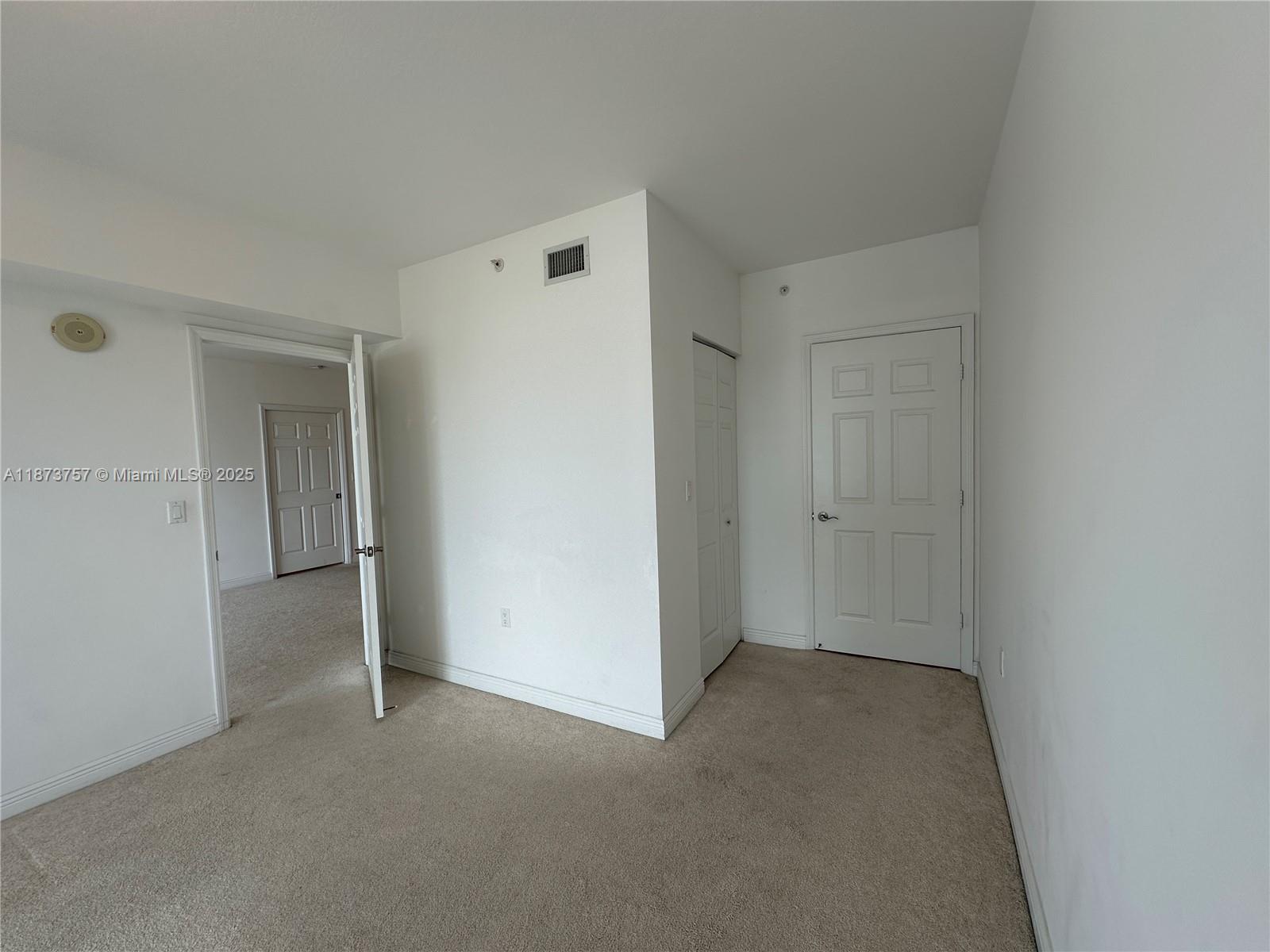 Фото 1755 Hallandale Beach Blvd  #1605E, Hallandale Beach, Florida, 33009 - 