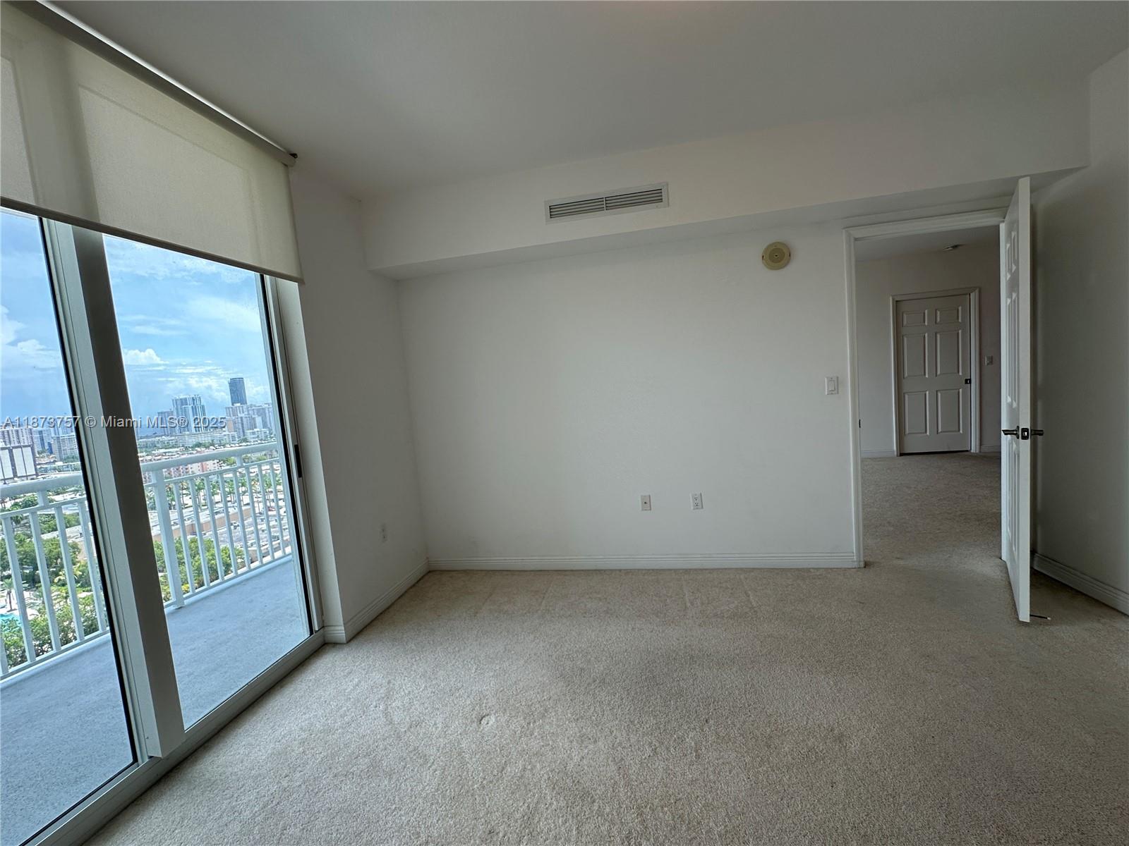 Фото 1755 Hallandale Beach Blvd  #1605E, Hallandale Beach, Florida, 33009 - 