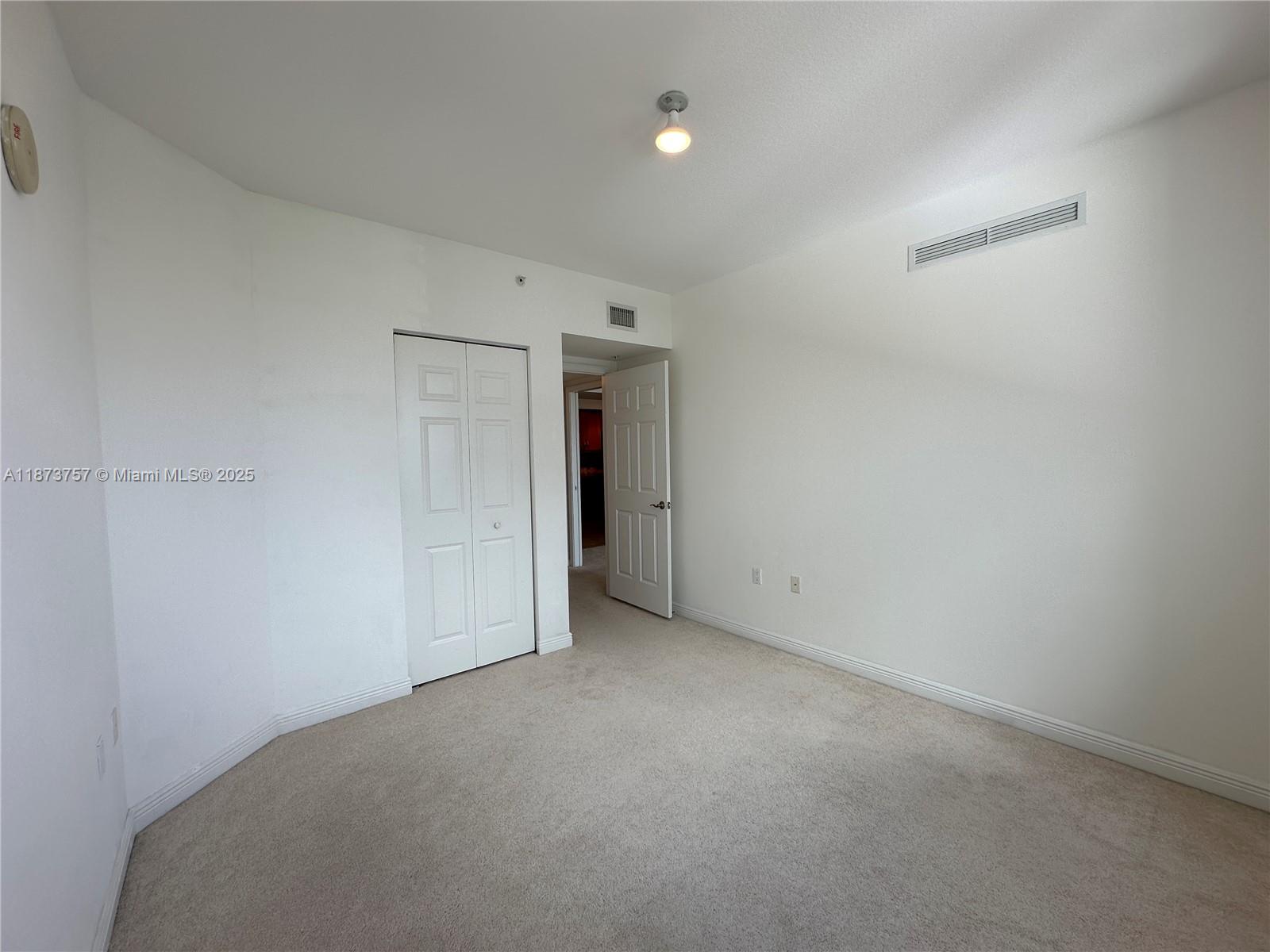 Фото 1755 Hallandale Beach Blvd  #1605E, Hallandale Beach, Florida, 33009 - 
