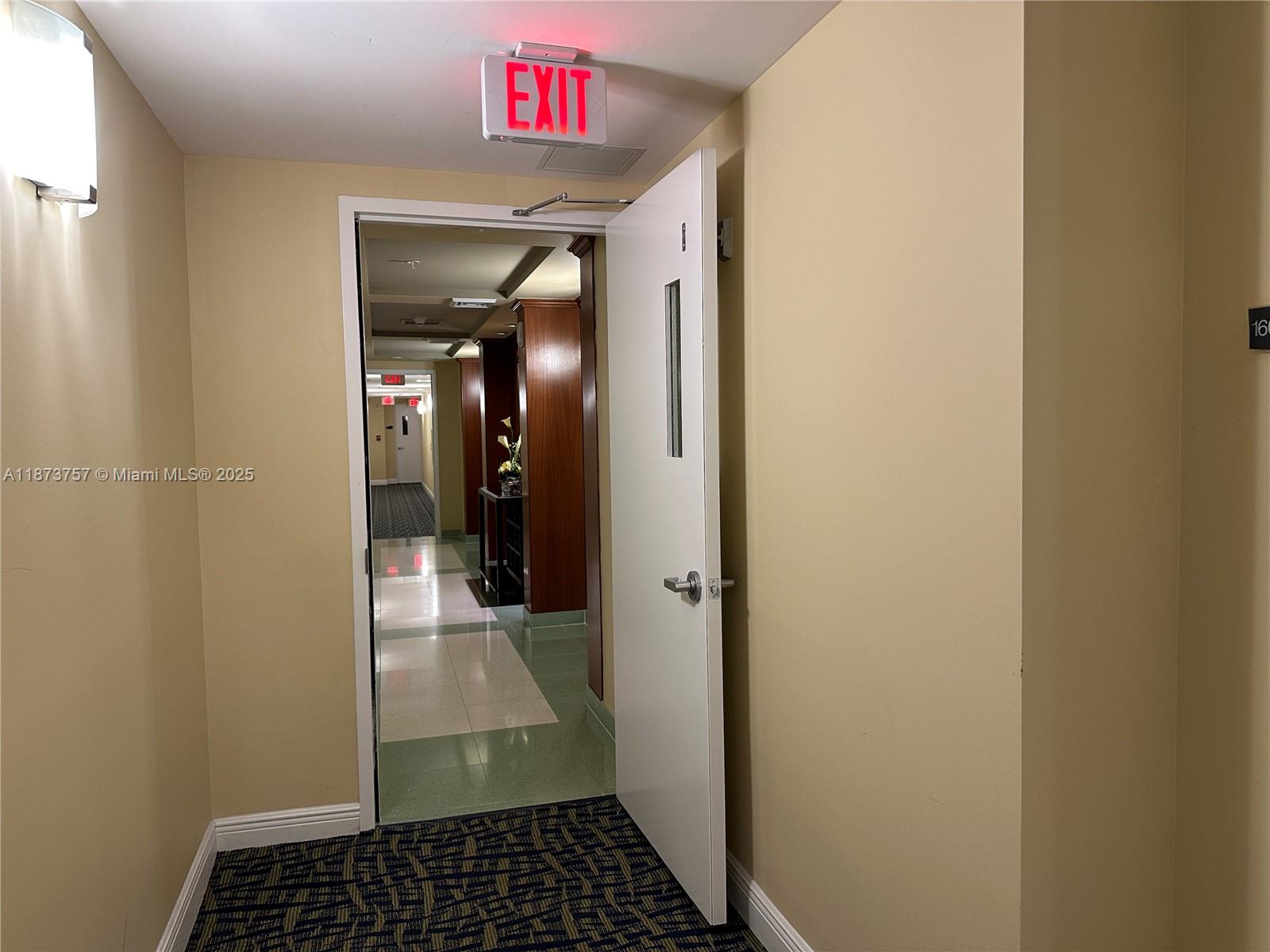Фото 1755 Hallandale Beach Blvd  #1605E, Hallandale Beach, Florida, 33009 - 