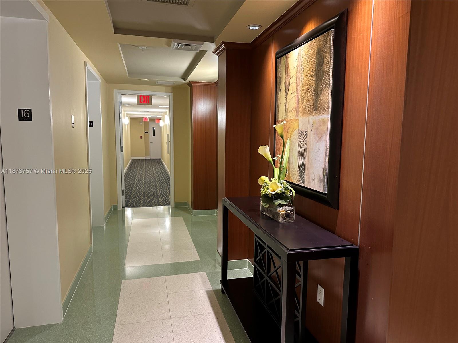 Фото 1755 Hallandale Beach Blvd  #1605E, Hallandale Beach, Florida, 33009 - 