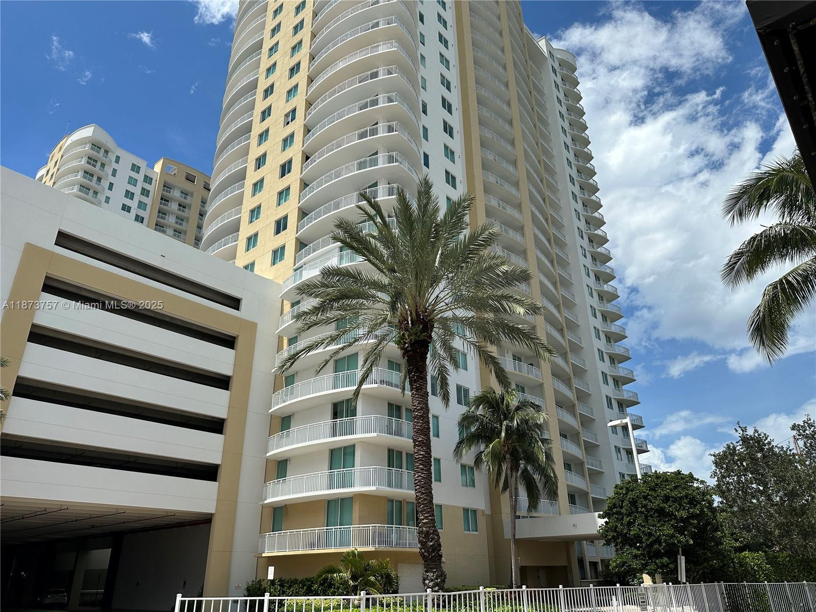 Фото 1755 Hallandale Beach Blvd  #1605E, Hallandale Beach, Florida, 33009 - 