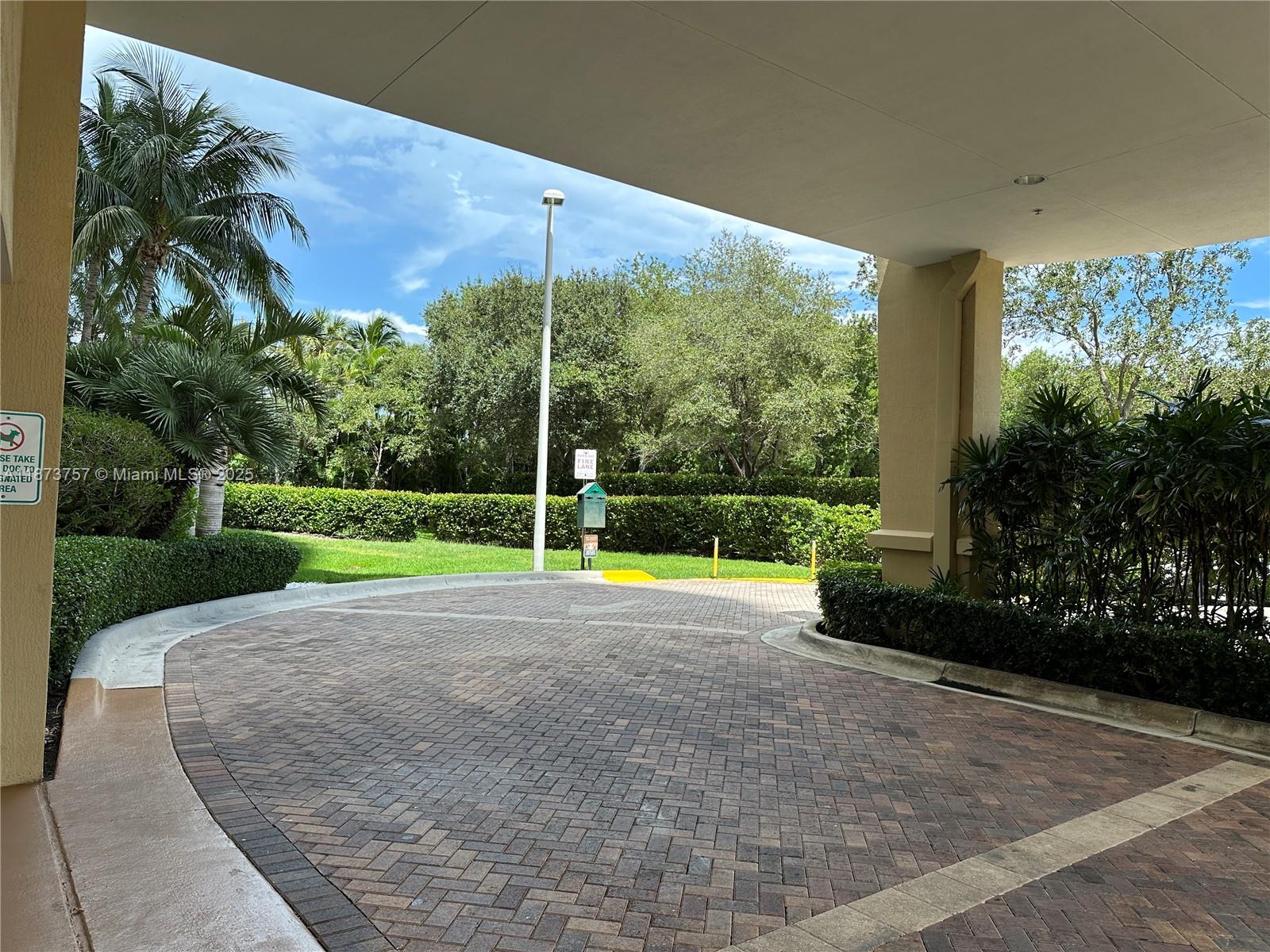 Фото 1755 Hallandale Beach Blvd  #1605E, Hallandale Beach, Florida, 33009 - 