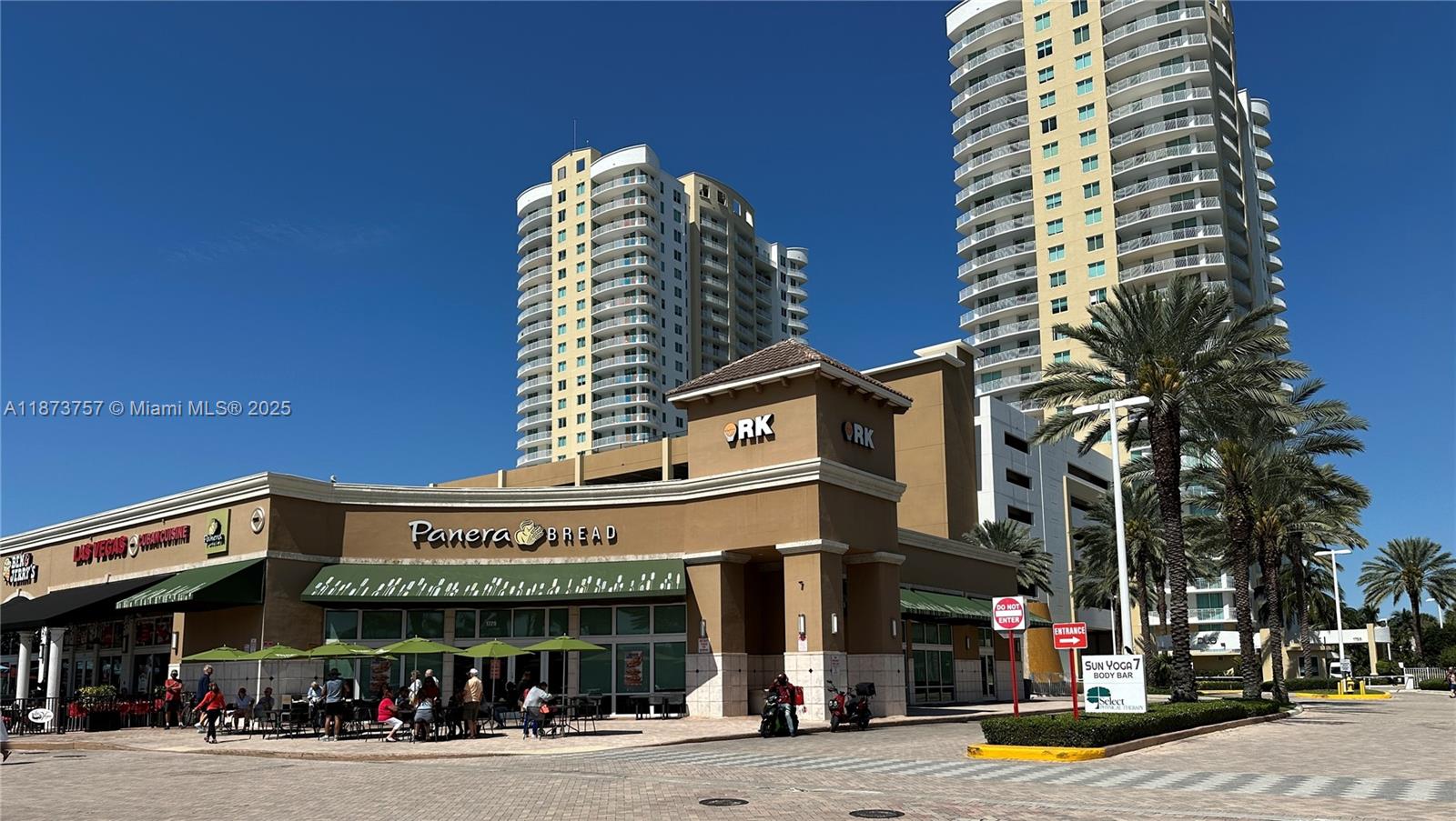 Фото 1755 Hallandale Beach Blvd  #1605E, Hallandale Beach, Florida, 33009 - 