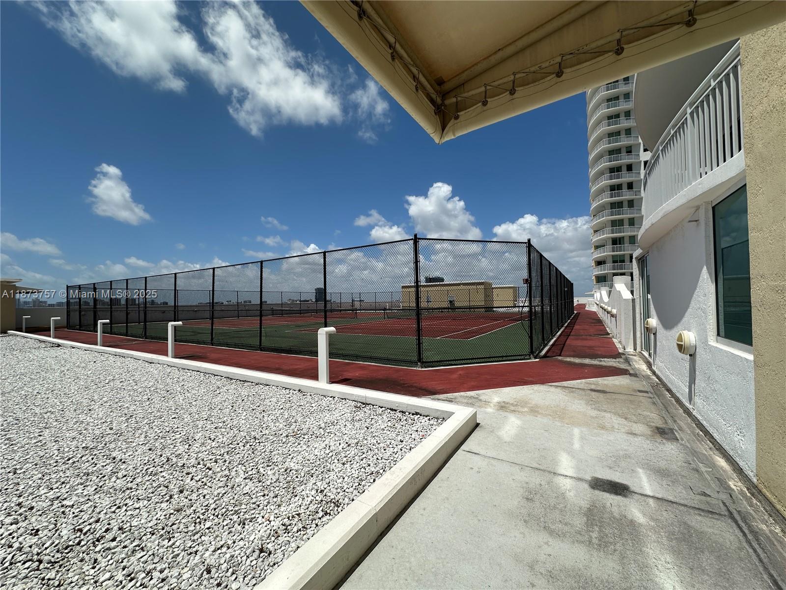 Фото 1755 Hallandale Beach Blvd  #1605E, Hallandale Beach, Florida, 33009 - 