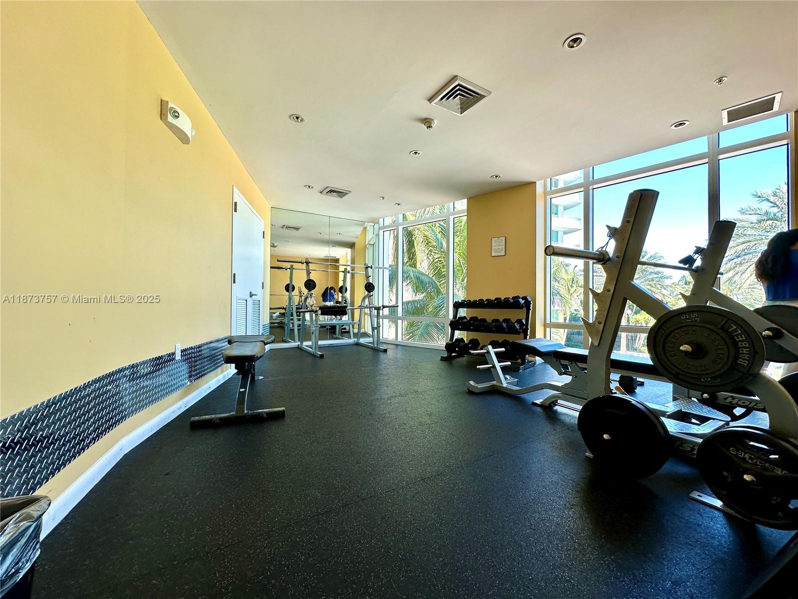 Фото 1755 Hallandale Beach Blvd  #1605E, Hallandale Beach, Florida, 33009 - 