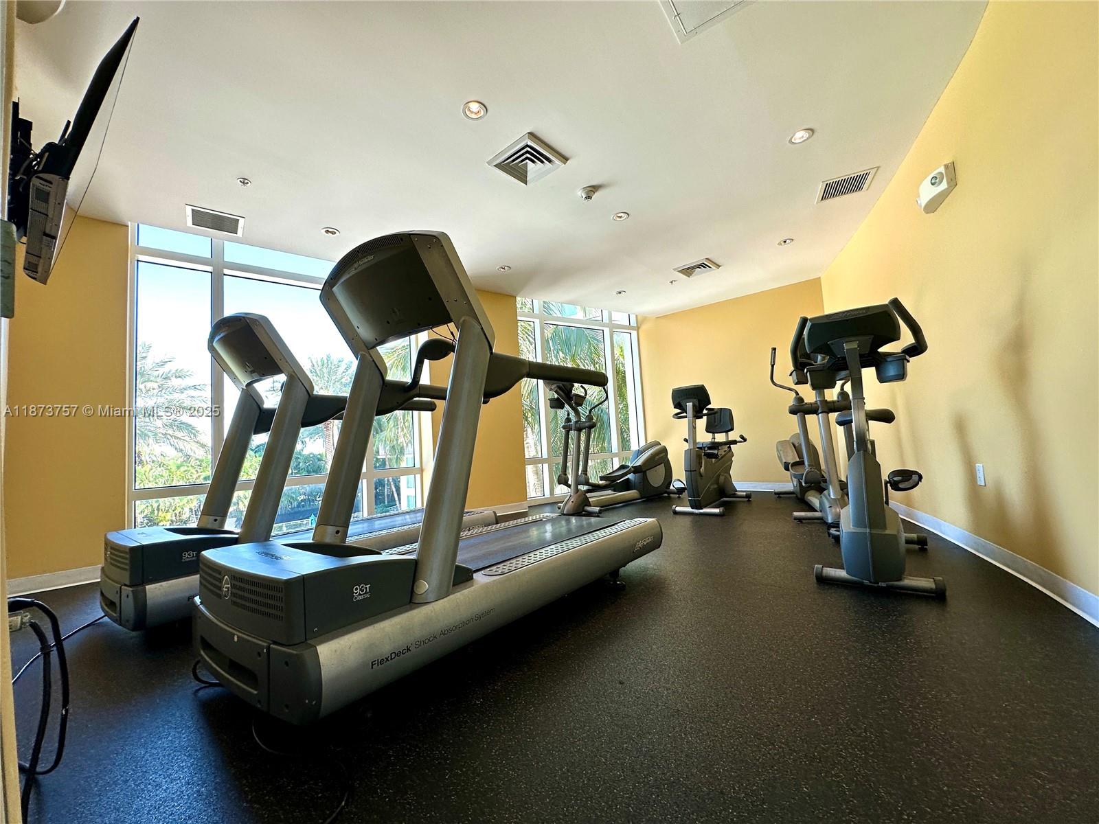 Фото 1755 Hallandale Beach Blvd  #1605E, Hallandale Beach, Florida, 33009 - 