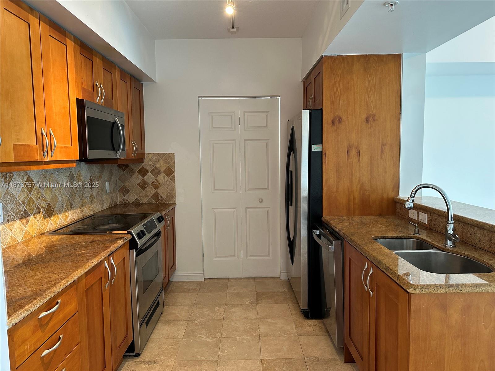 Фото 1755 Hallandale Beach Blvd  #1605E, Hallandale Beach, Florida, 33009 - 