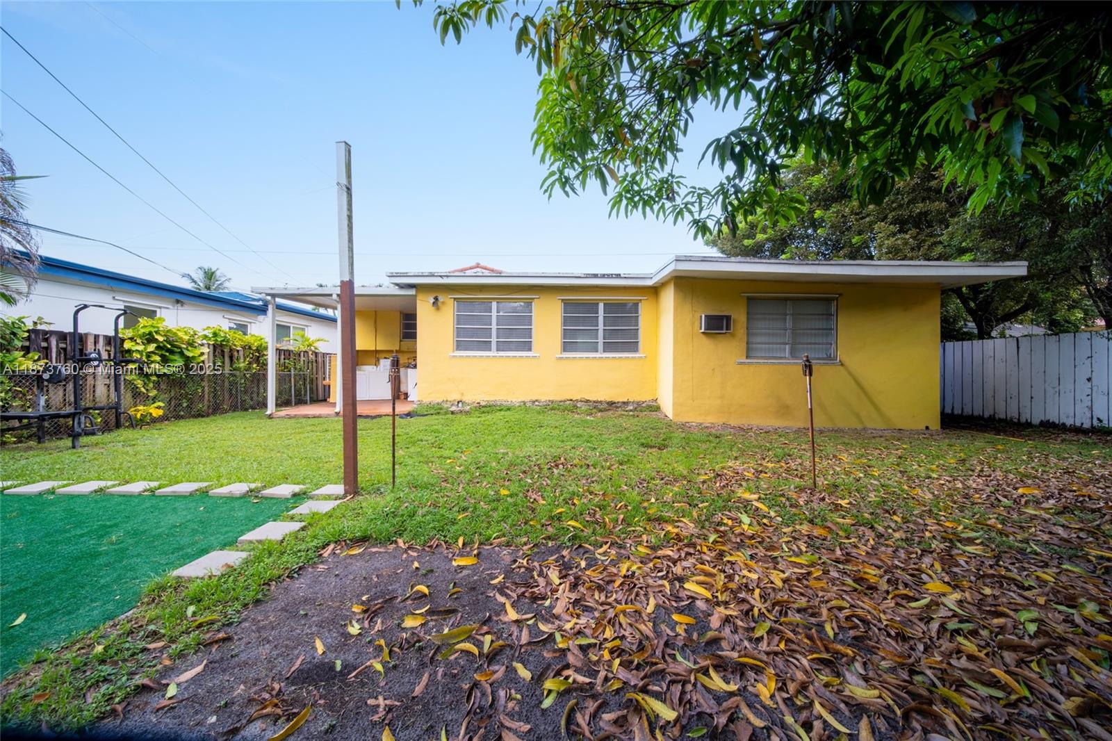 See details / 2549 sq. ft. $ 2025-09-06 0 Photo