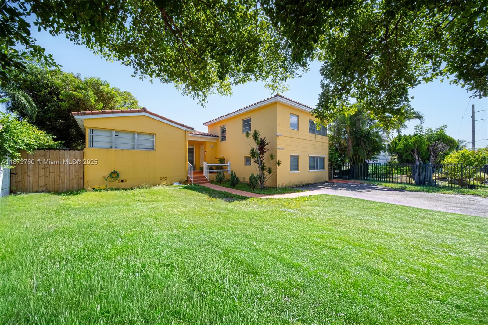 See details / 2549 sq. ft. $ 2025-09-06 0 Photo