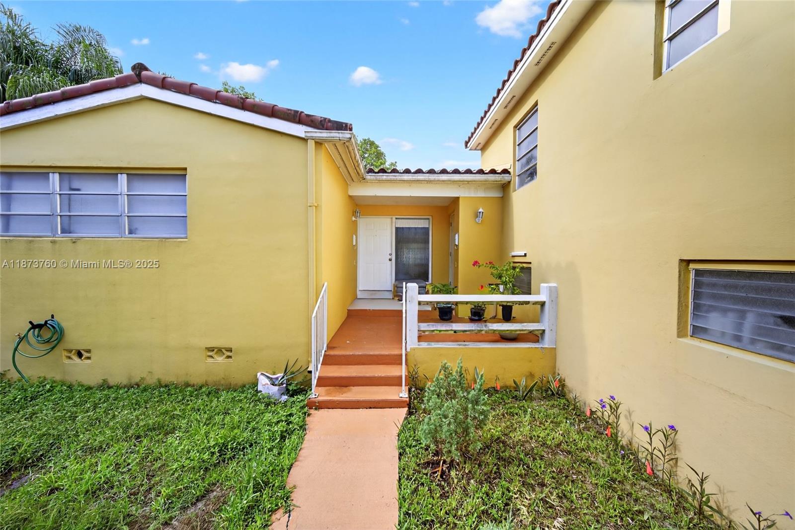 See details / 2549 sq. ft. $ 2025-09-06 0 Photo
