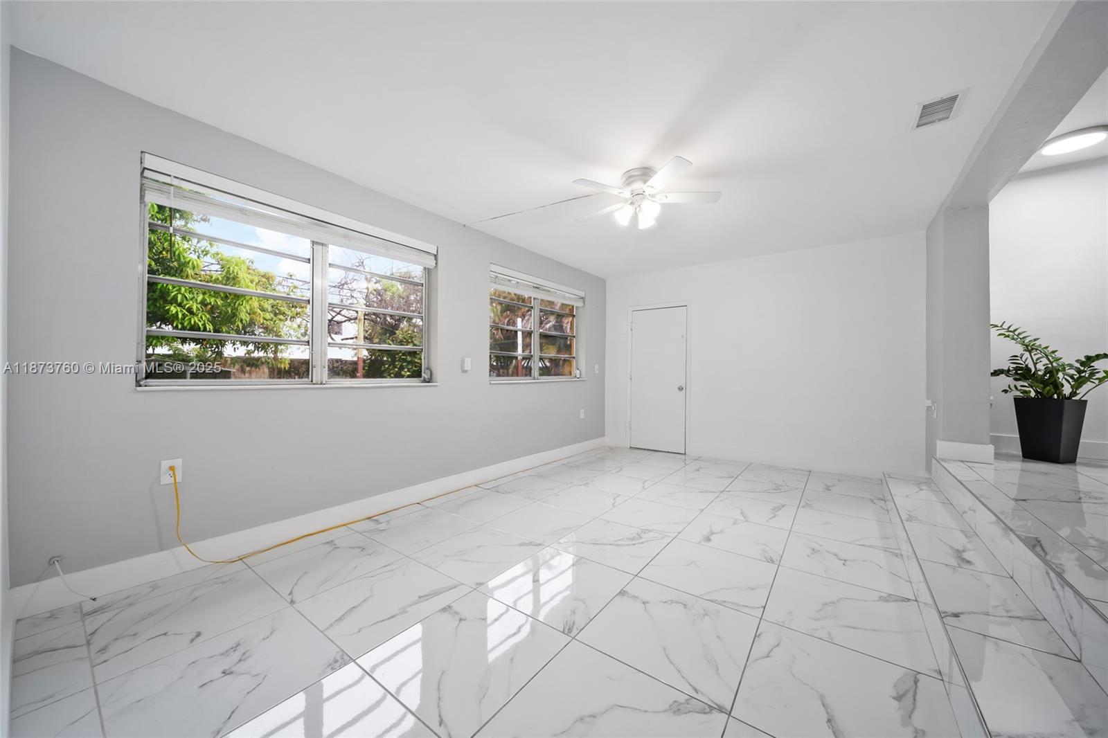 See details / 2549 sq. ft. $ 2025-09-06 0 Photo