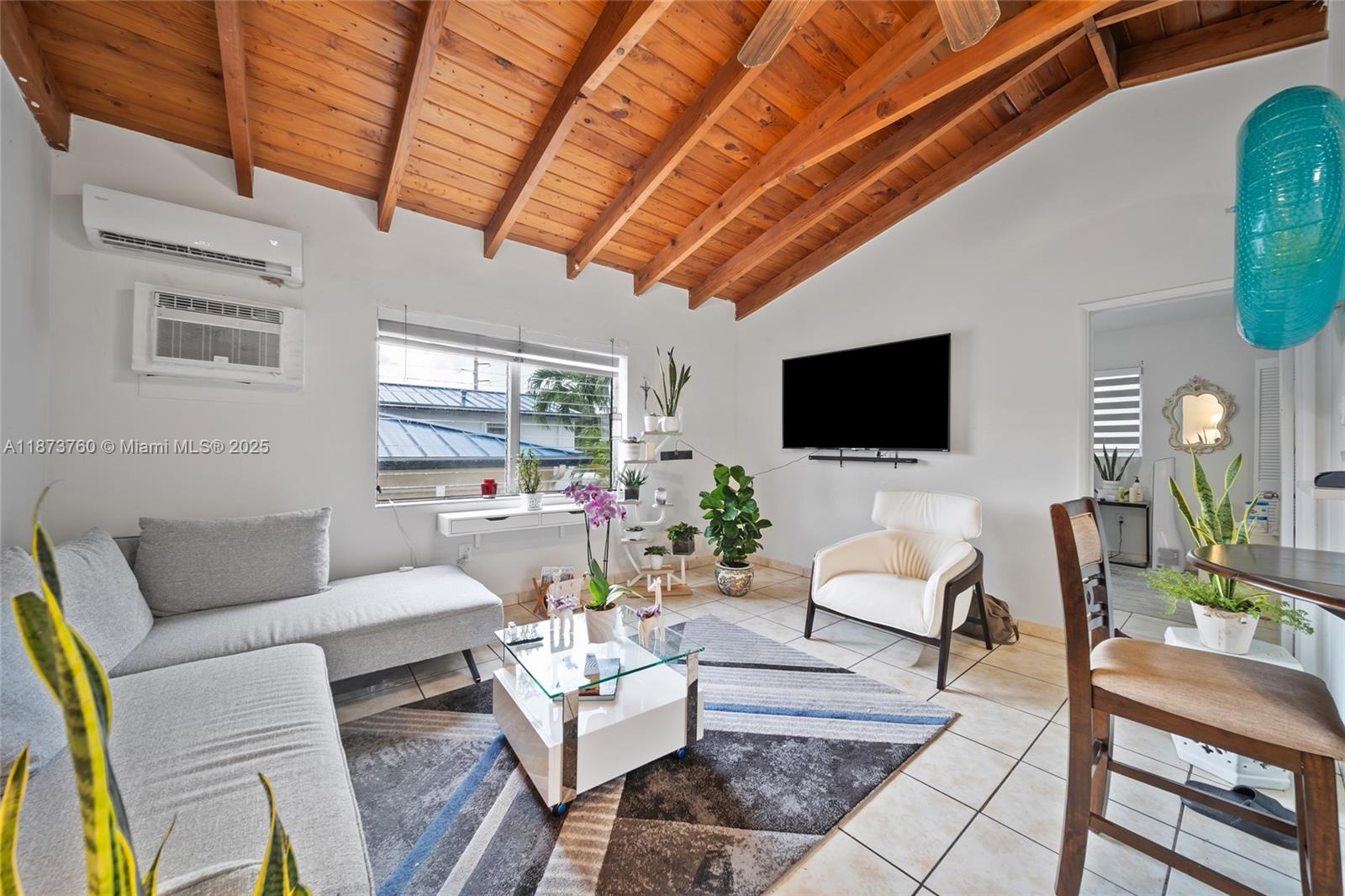 See details / 2549 sq. ft. $ 2025-09-06 0 Photo