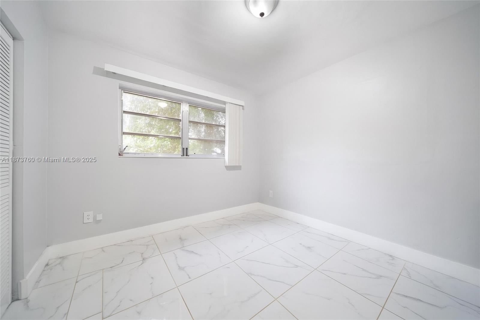 See details / 2549 sq. ft. $ 2025-09-06 0 Photo