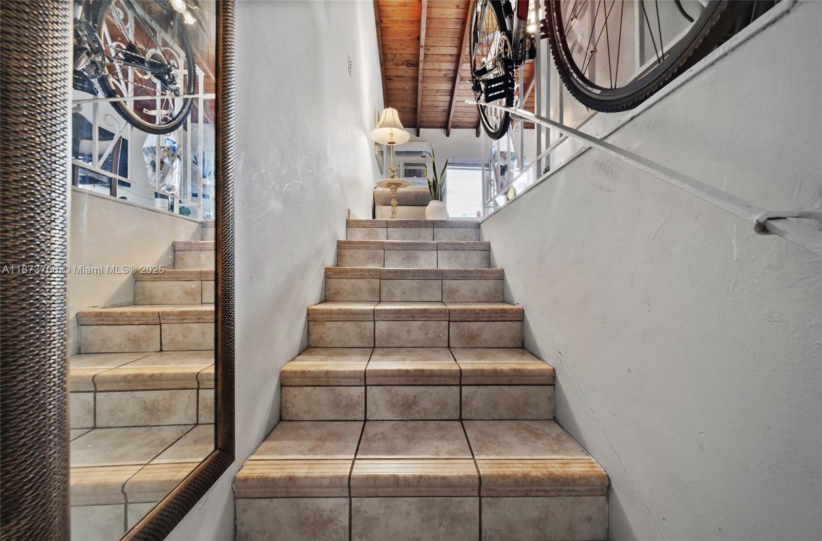 See details / 2549 sq. ft. $ 2025-09-06 0 Photo