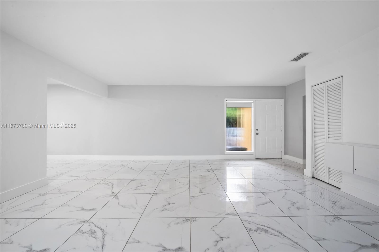 See details / 2549 sq. ft. $ 2025-09-06 0 Photo