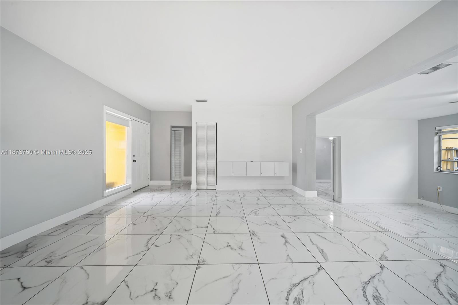 See details / 2549 sq. ft. $ 2025-09-06 0 Photo