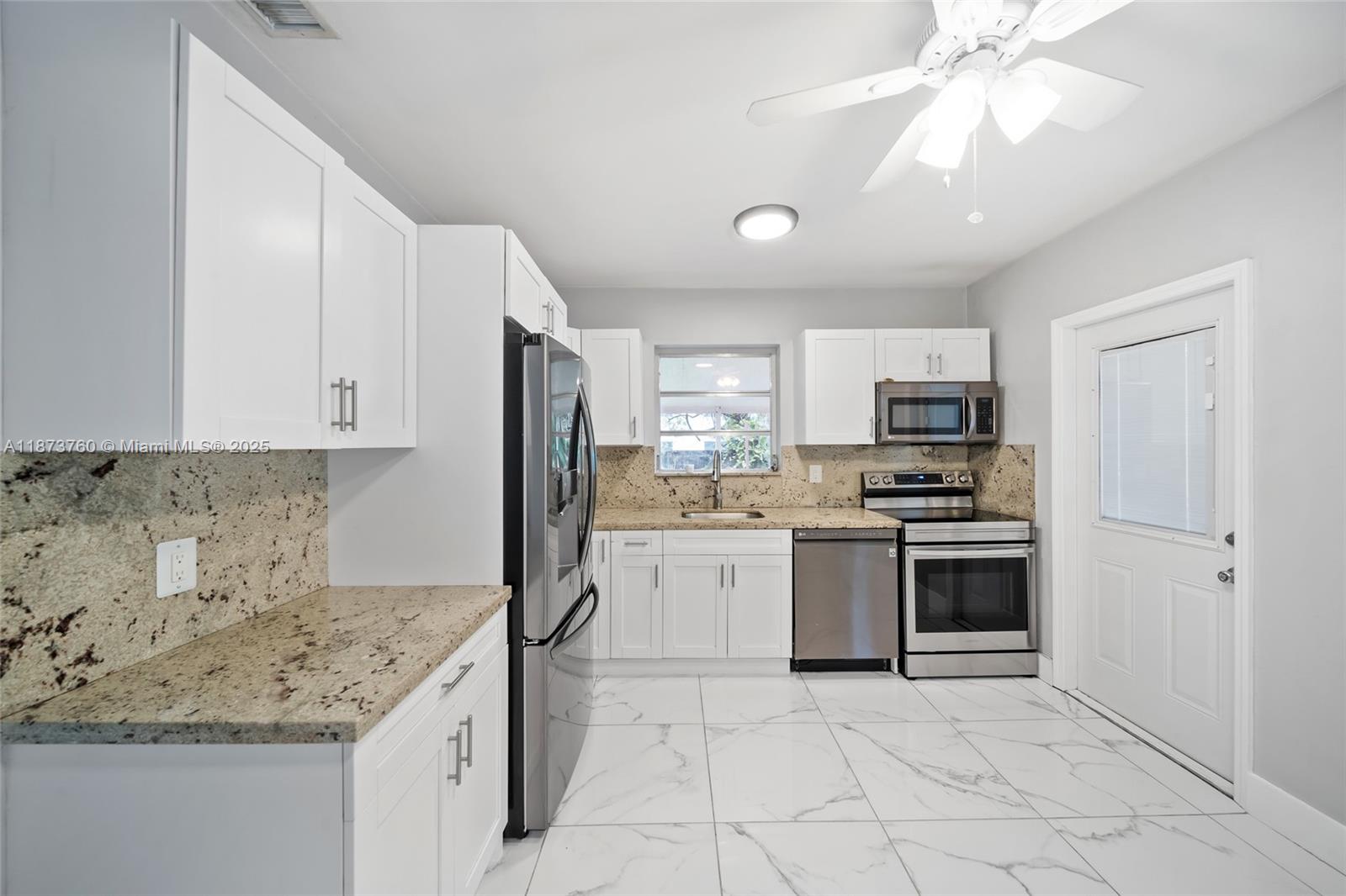 See details / 2549 sq. ft. $ 2025-09-06 0 Photo