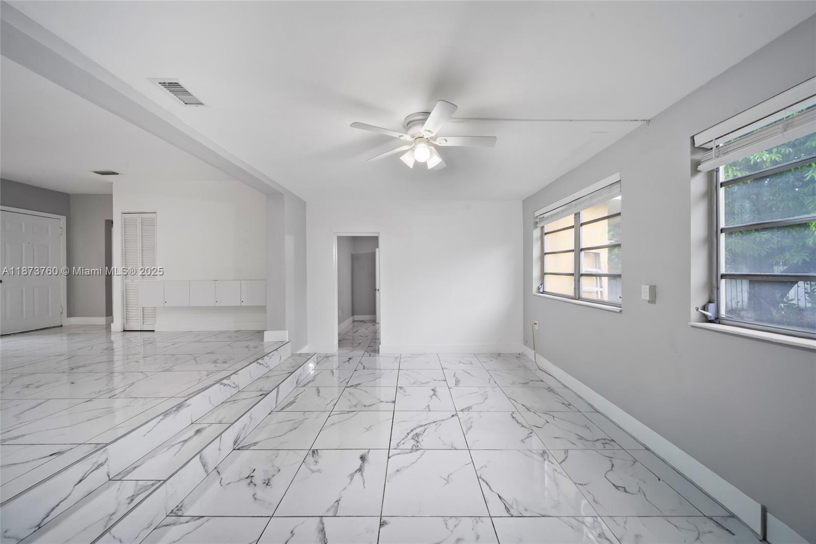 See details / 2549 sq. ft. $ 2025-09-06 0 Photo