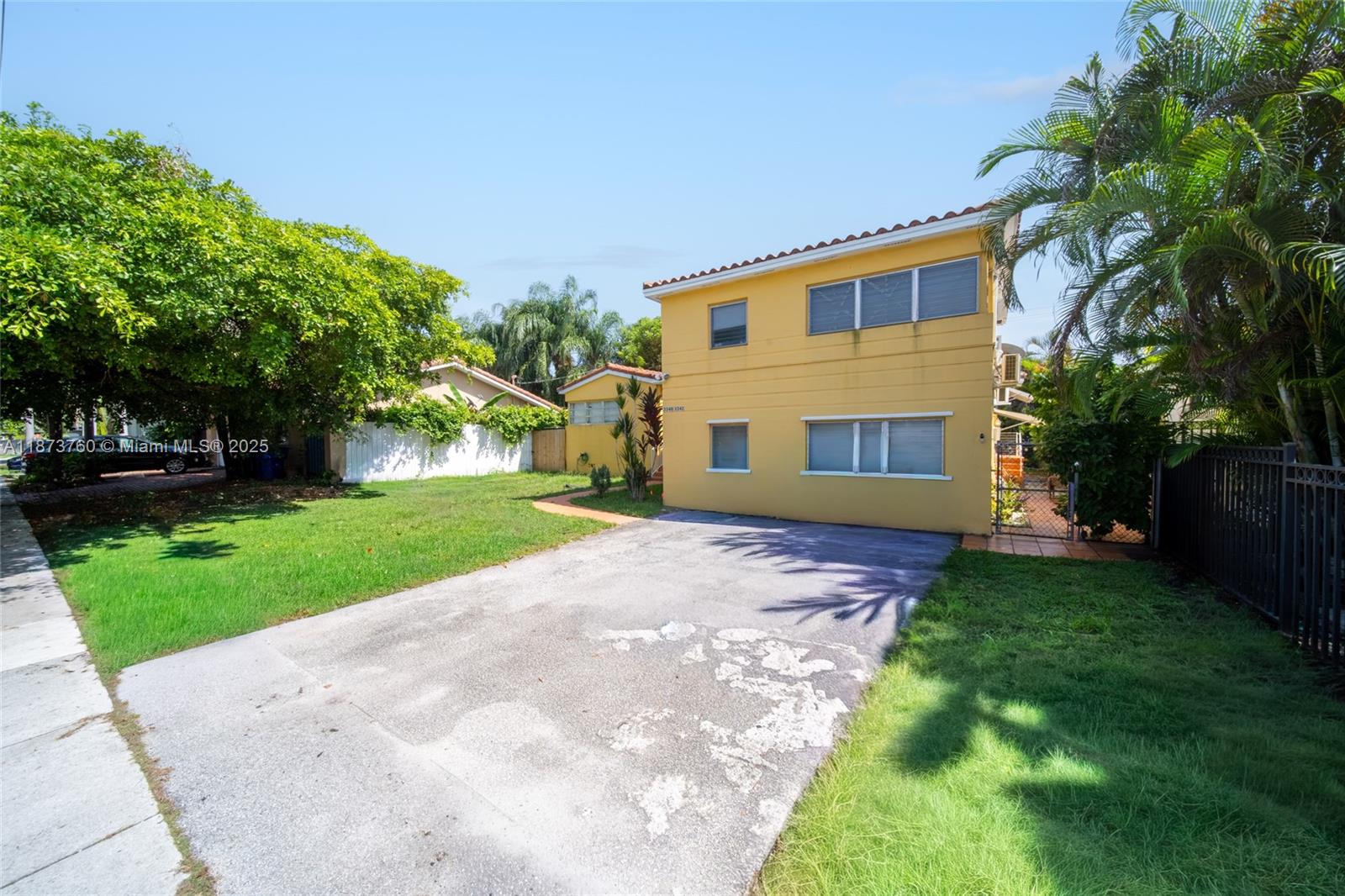 See details / 2549 sq. ft. $ 2025-09-06 0 Photo