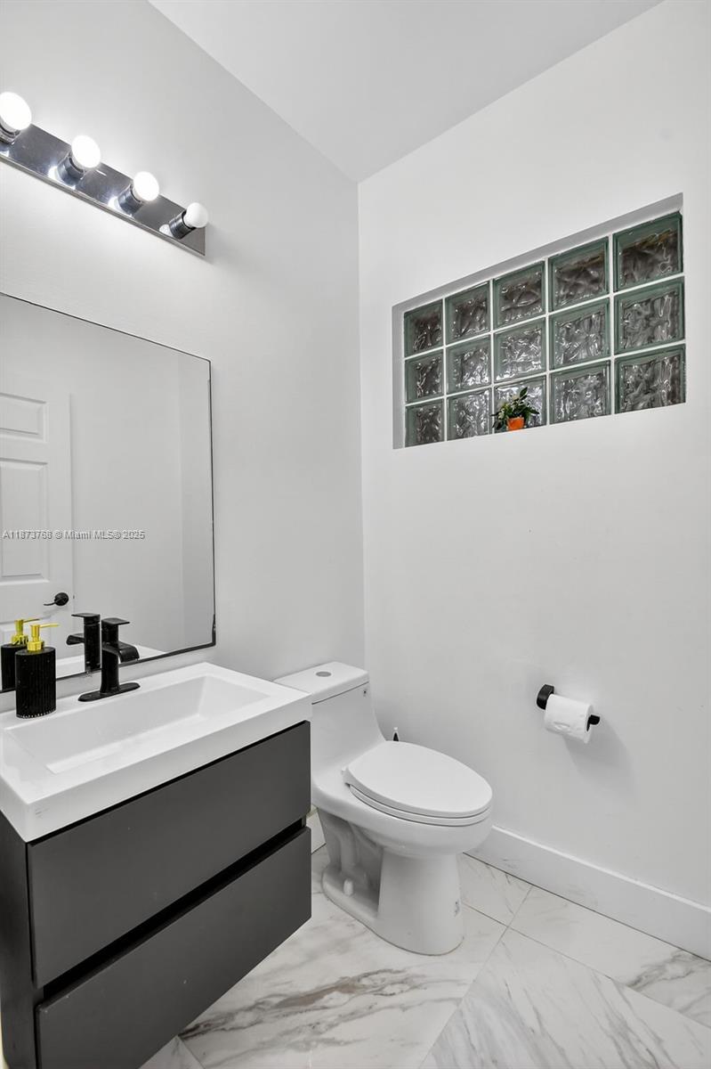 1579 5 / 3 2693 sq. ft. $ 2025-10-11 0 Photo