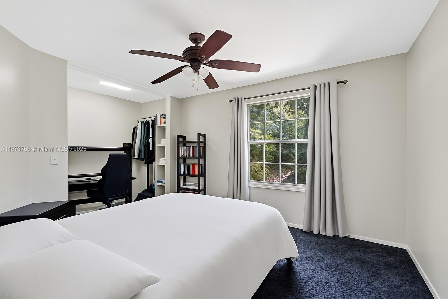 1579 5 / 3 2693 sq. ft. $ 2025-10-11 0 Photo