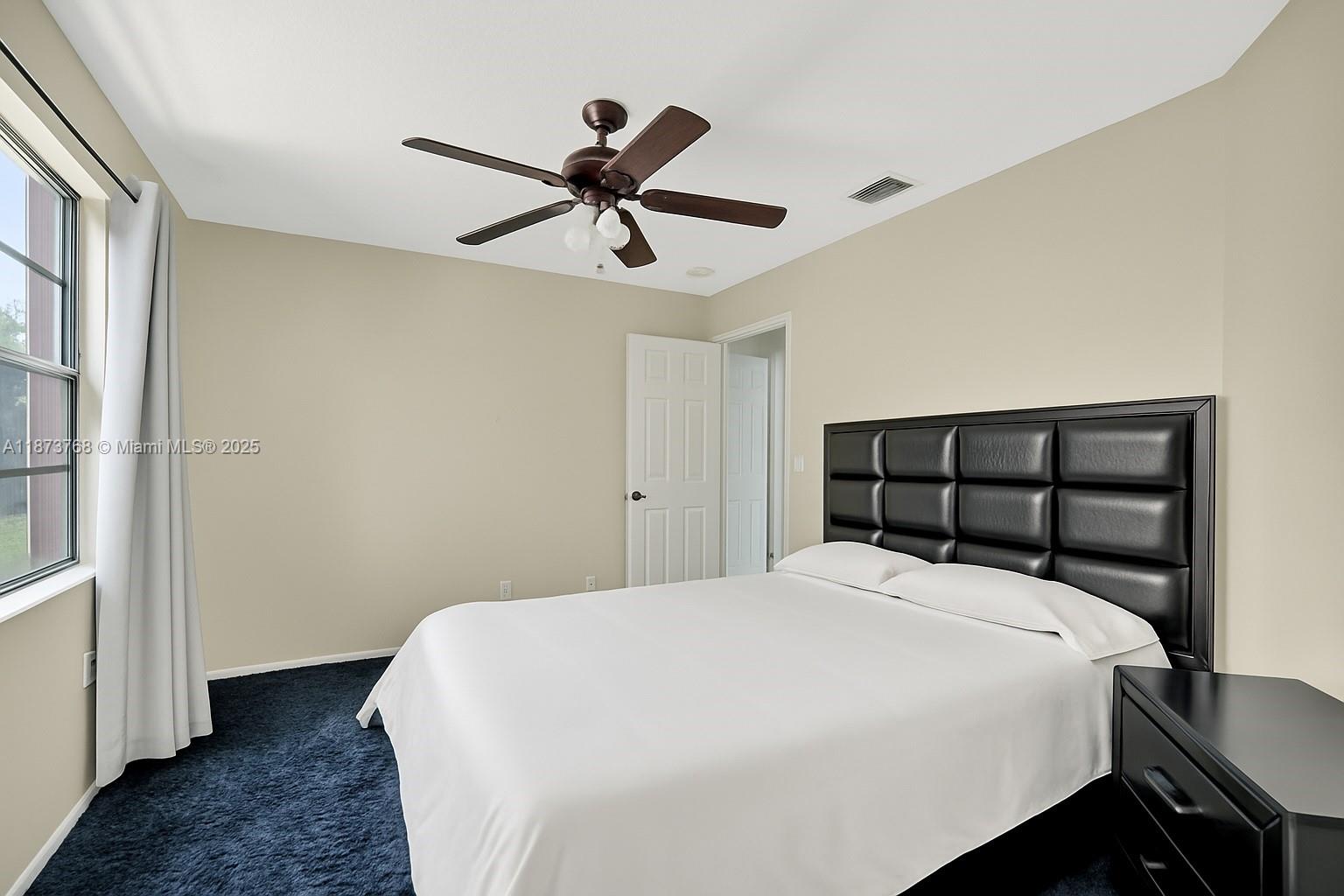 1579 5 / 3 2693 sq. ft. $ 2025-10-11 0 Photo