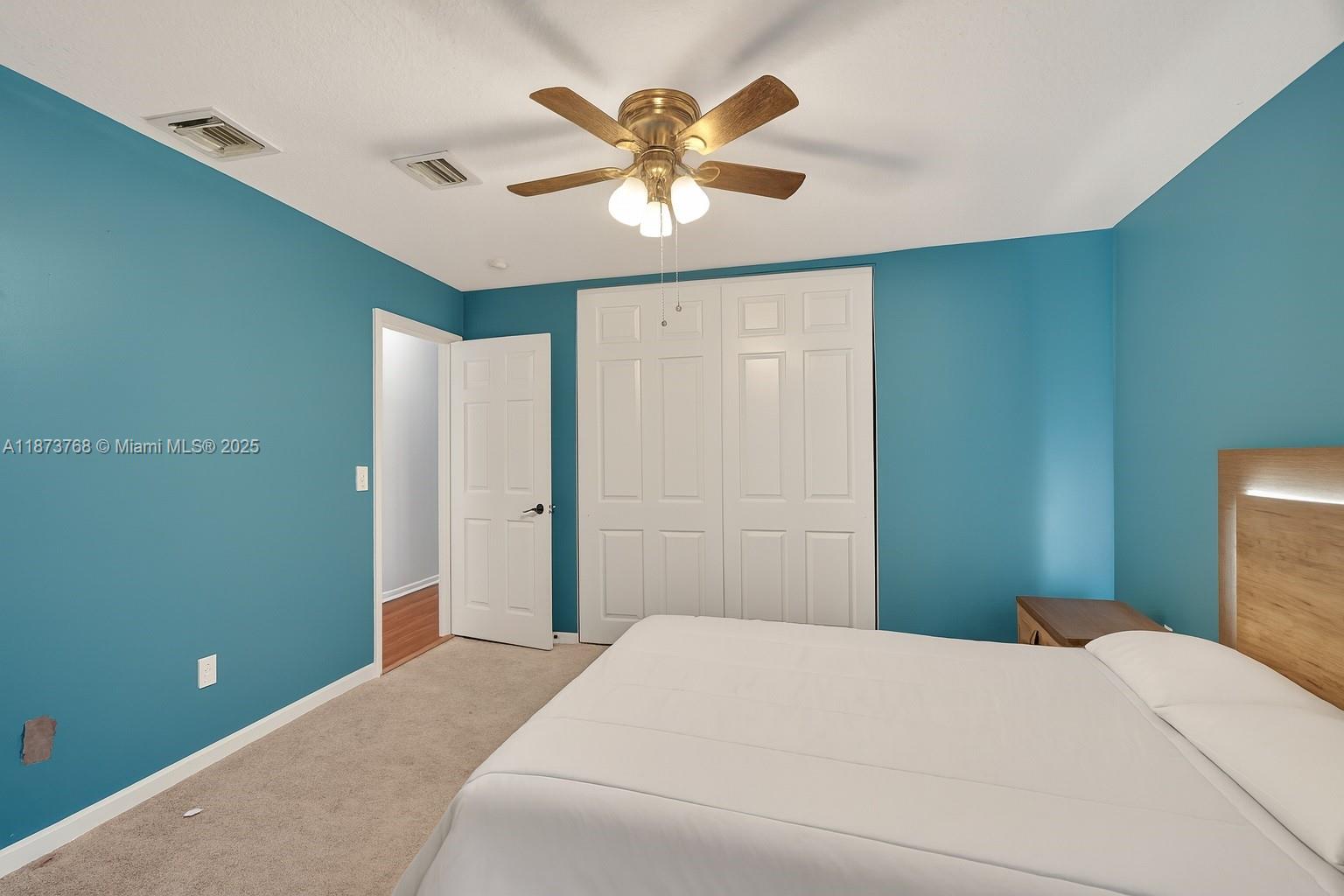1579 5 / 3 2693 sq. ft. $ 2025-10-11 0 Photo