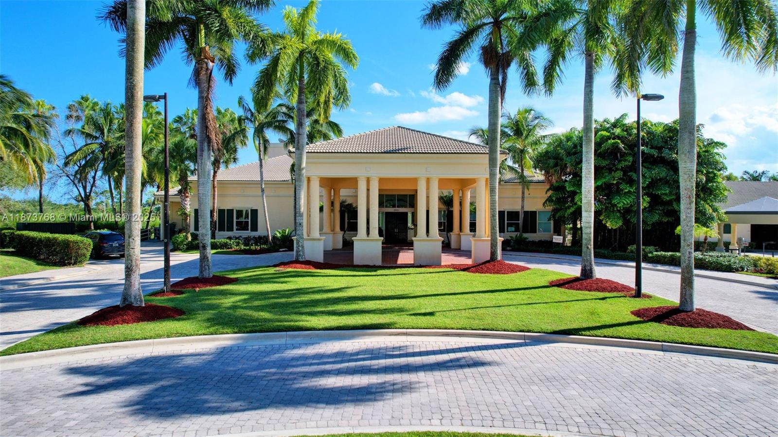 1579 5 / 3 2693 sq. ft. $ 2025-10-11 0 Photo