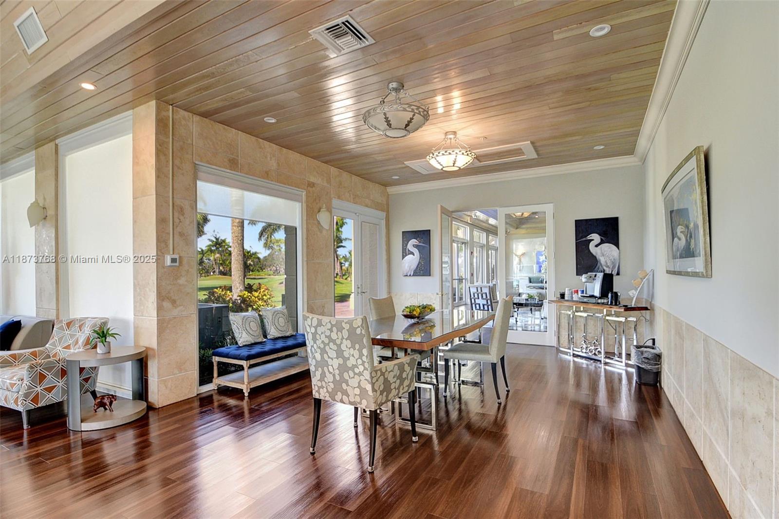 1579 5 / 3 2693 sq. ft. $ 2025-10-11 0 Photo