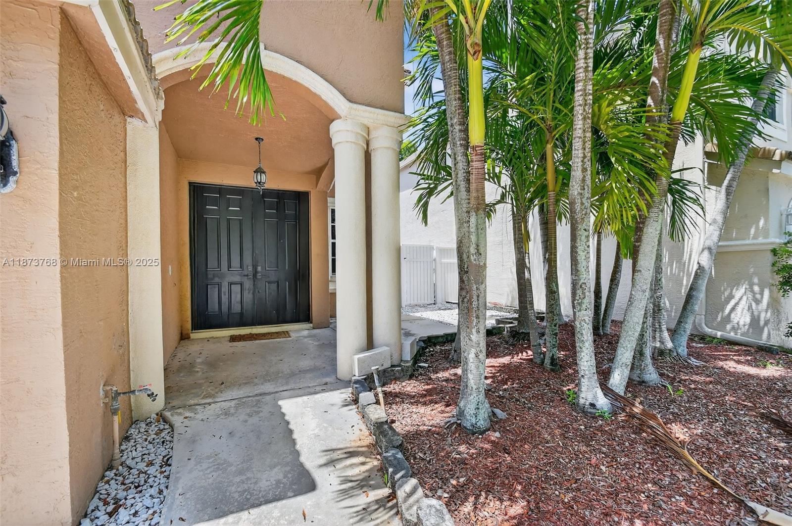 1579 5 / 3 2693 sq. ft. $ 2025-10-11 0 Photo