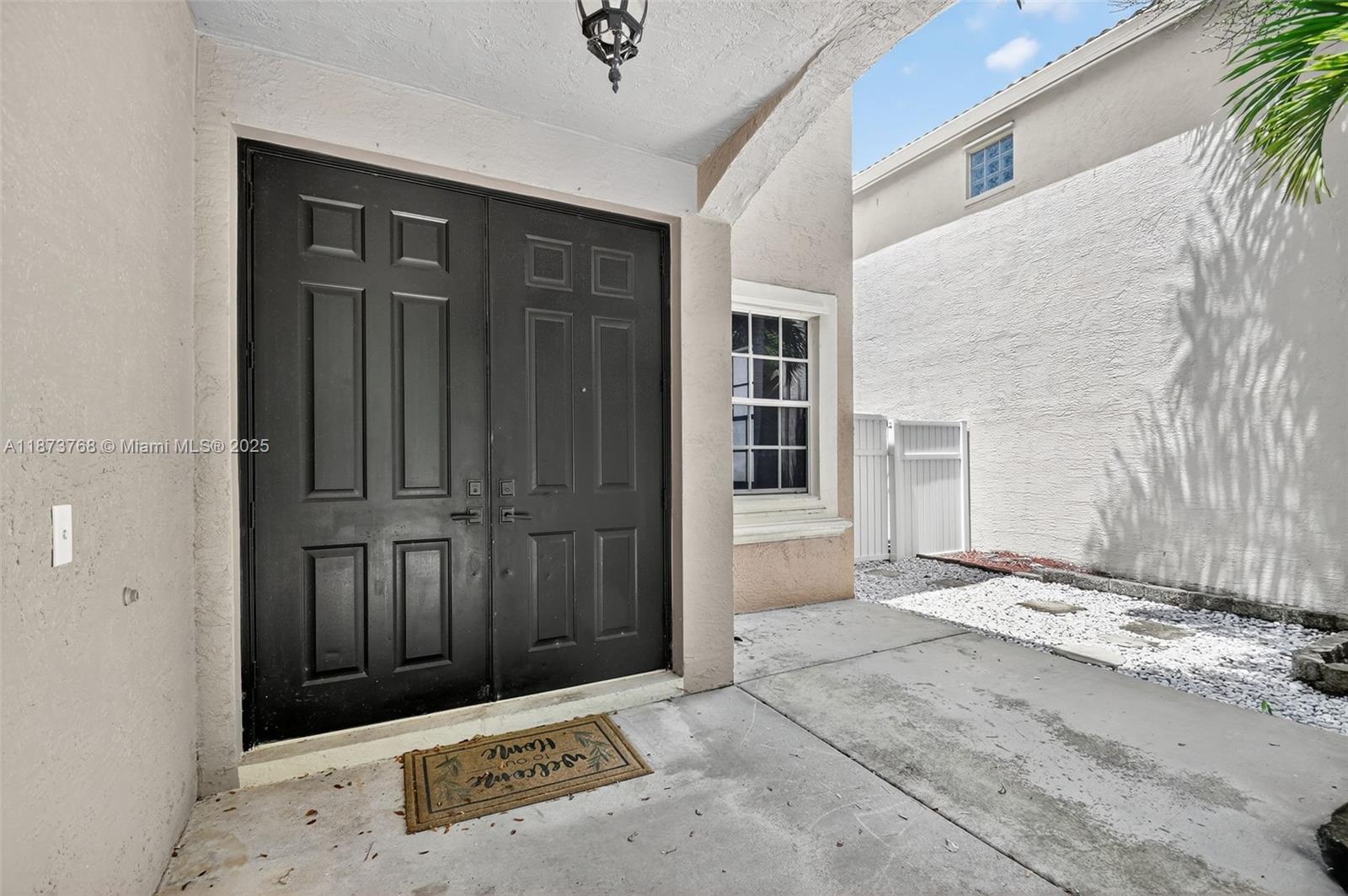 1579 5 / 3 2693 sq. ft. $ 2025-10-11 0 Photo