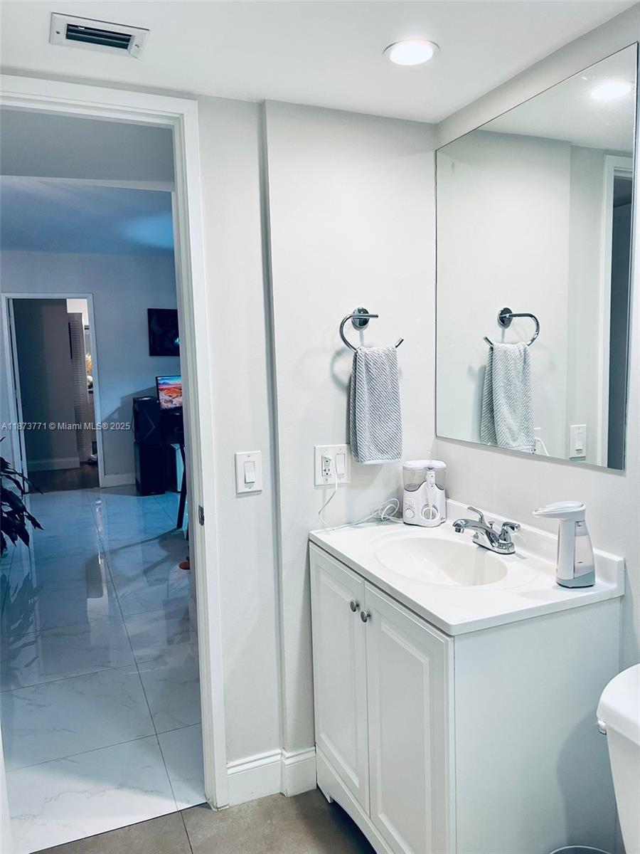 Photo of 3731 Country Club Dr  #1926, Aventura, Florida, 33180 - 