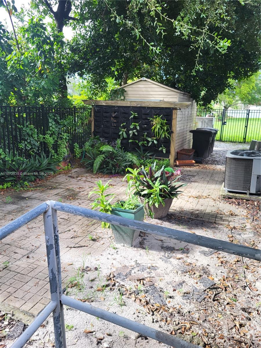 See details / sq. ft. $ 2025-09-07 0 Photo