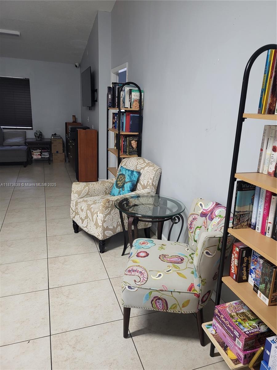 See details / sq. ft. $ 2025-09-07 0 Photo