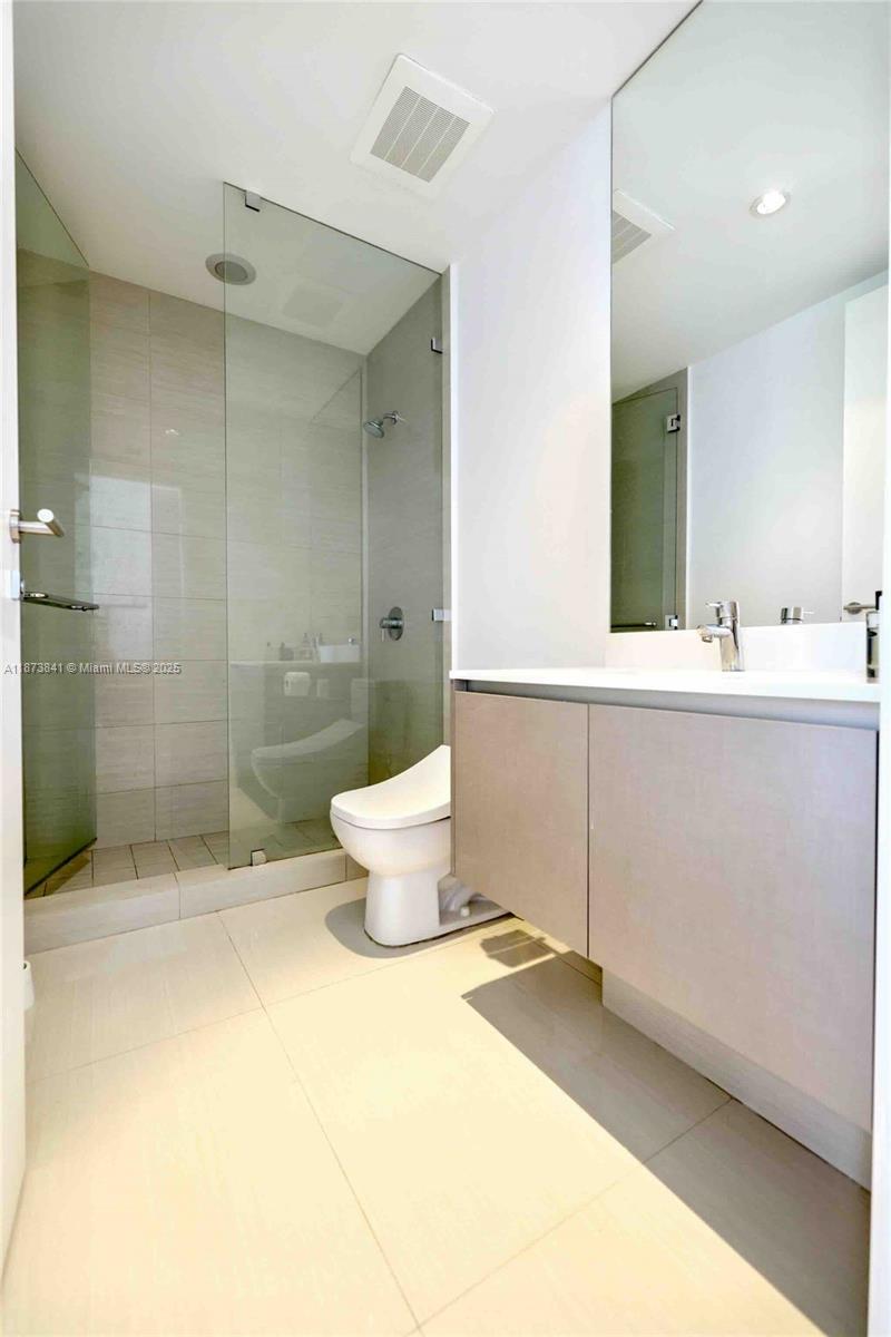 Photo of 3250 188th St #502, Aventura, Florida, 33180 - Suite Bathroom