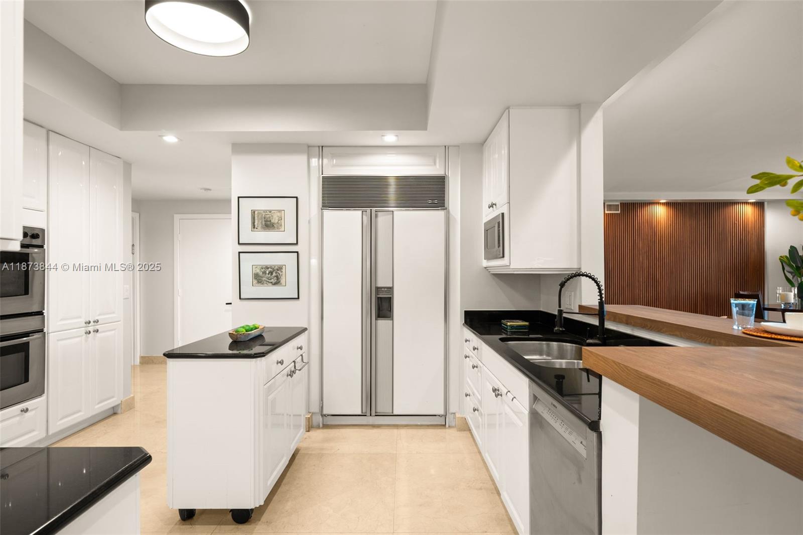 Photo of 21200 Point Pl  #1102, Aventura, Florida, 33180 - 