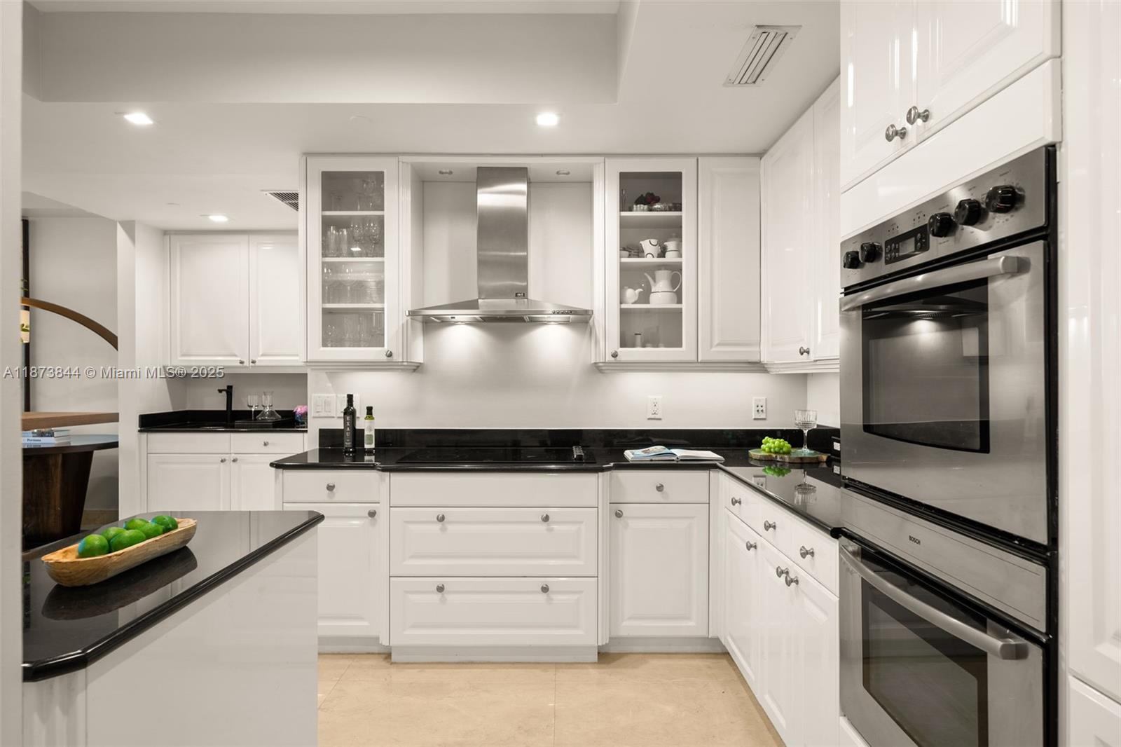 Photo of 21200 Point Pl  #1102, Aventura, Florida, 33180 - 
