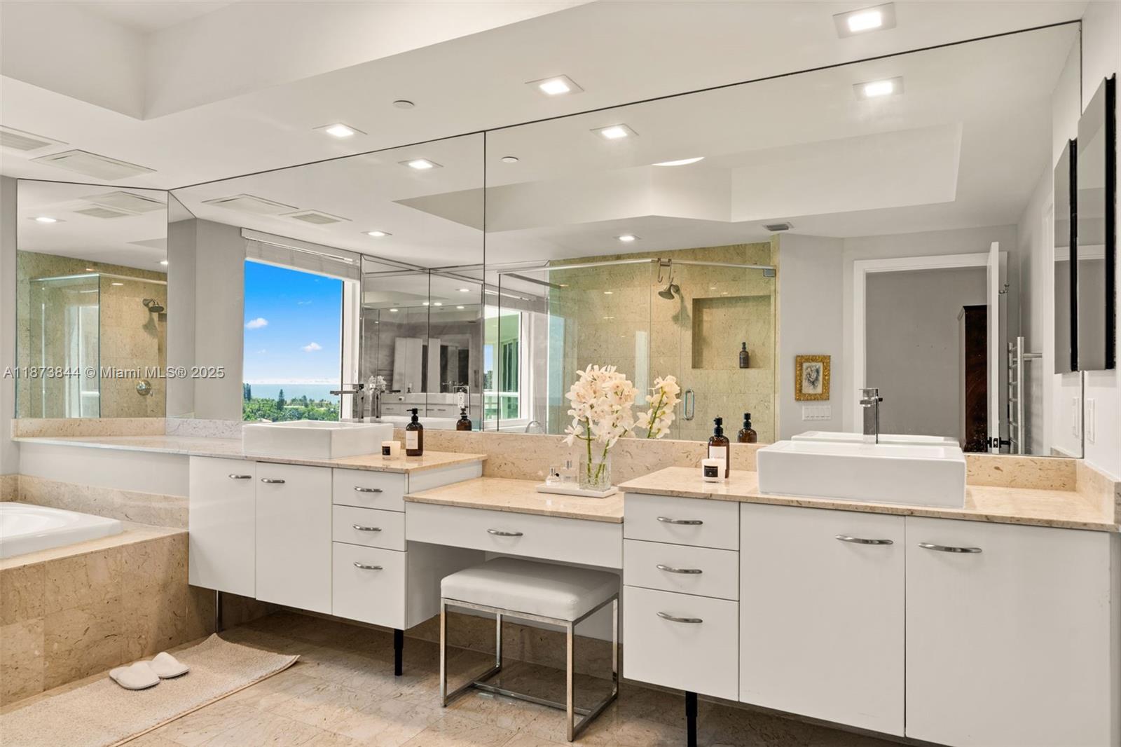 Photo of 21200 Point Pl  #1102, Aventura, Florida, 33180 - 