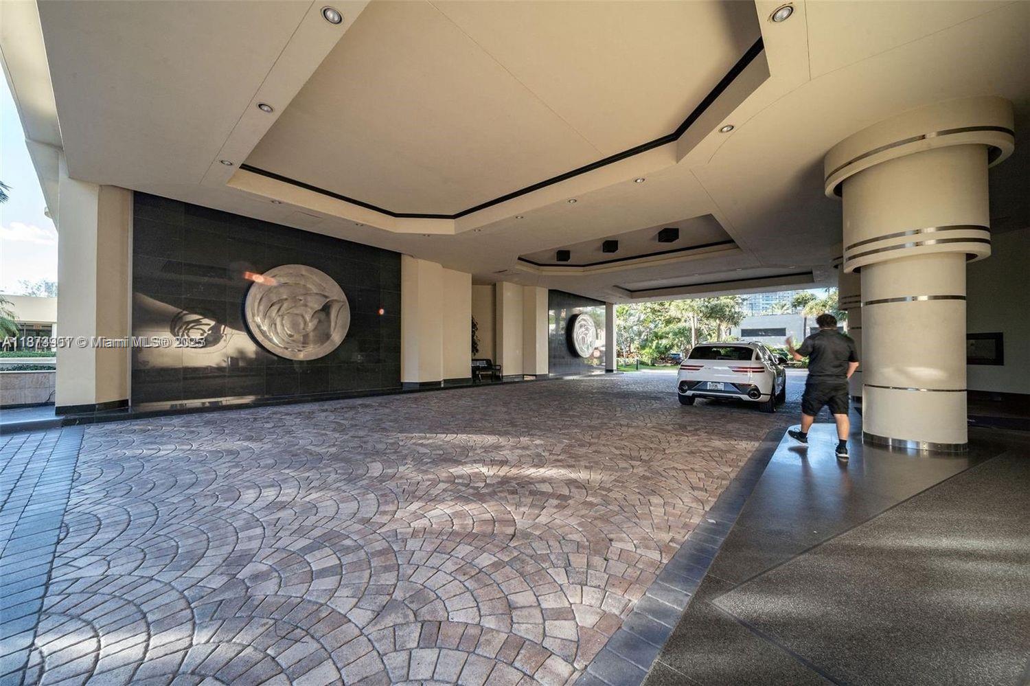 Photo of 20191 Country Club Dr  #1903, Aventura, Florida, 33180 - 