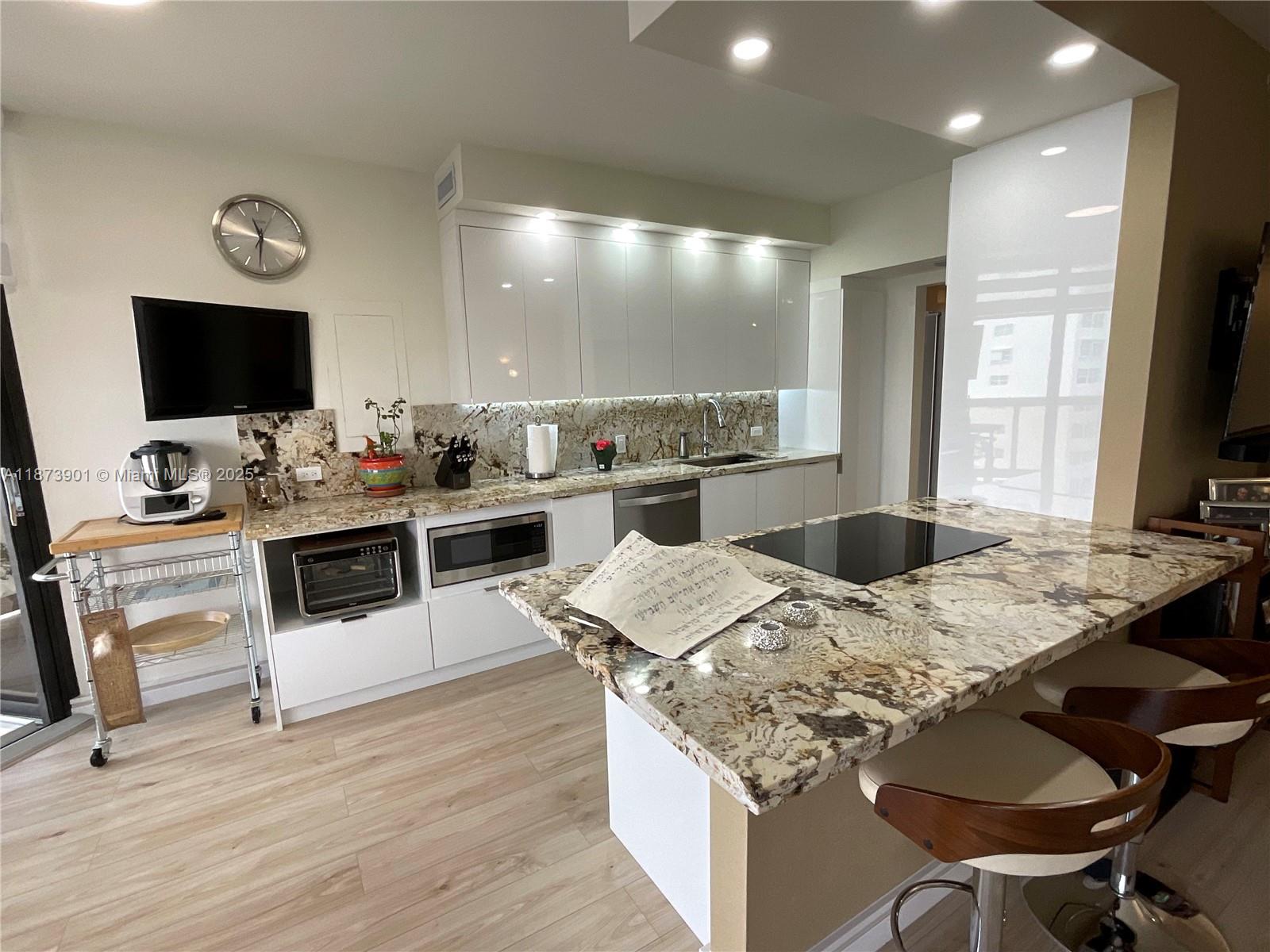Photo of 20191 Country Club Dr  #1903, Aventura, Florida, 33180 - 