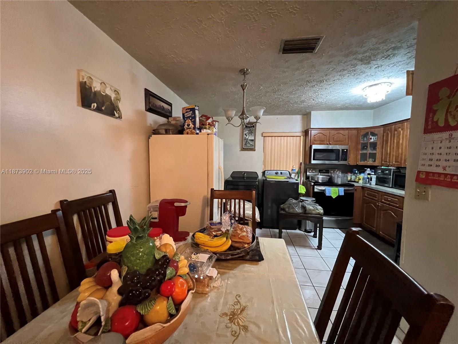 See details / 1440 sq. ft. $ 2025-09-07 0 Photo