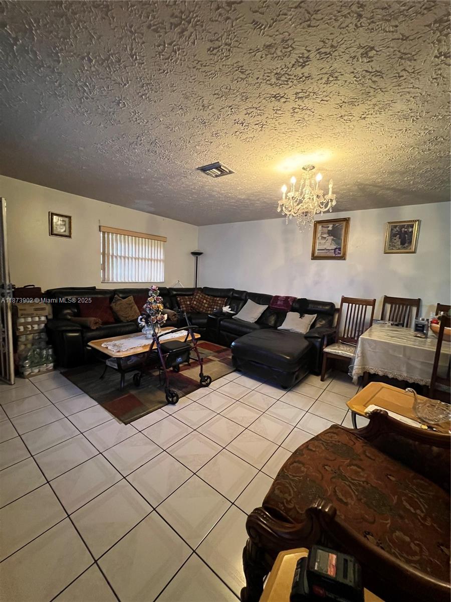 See details / 1440 sq. ft. $ 2025-09-07 0 Photo