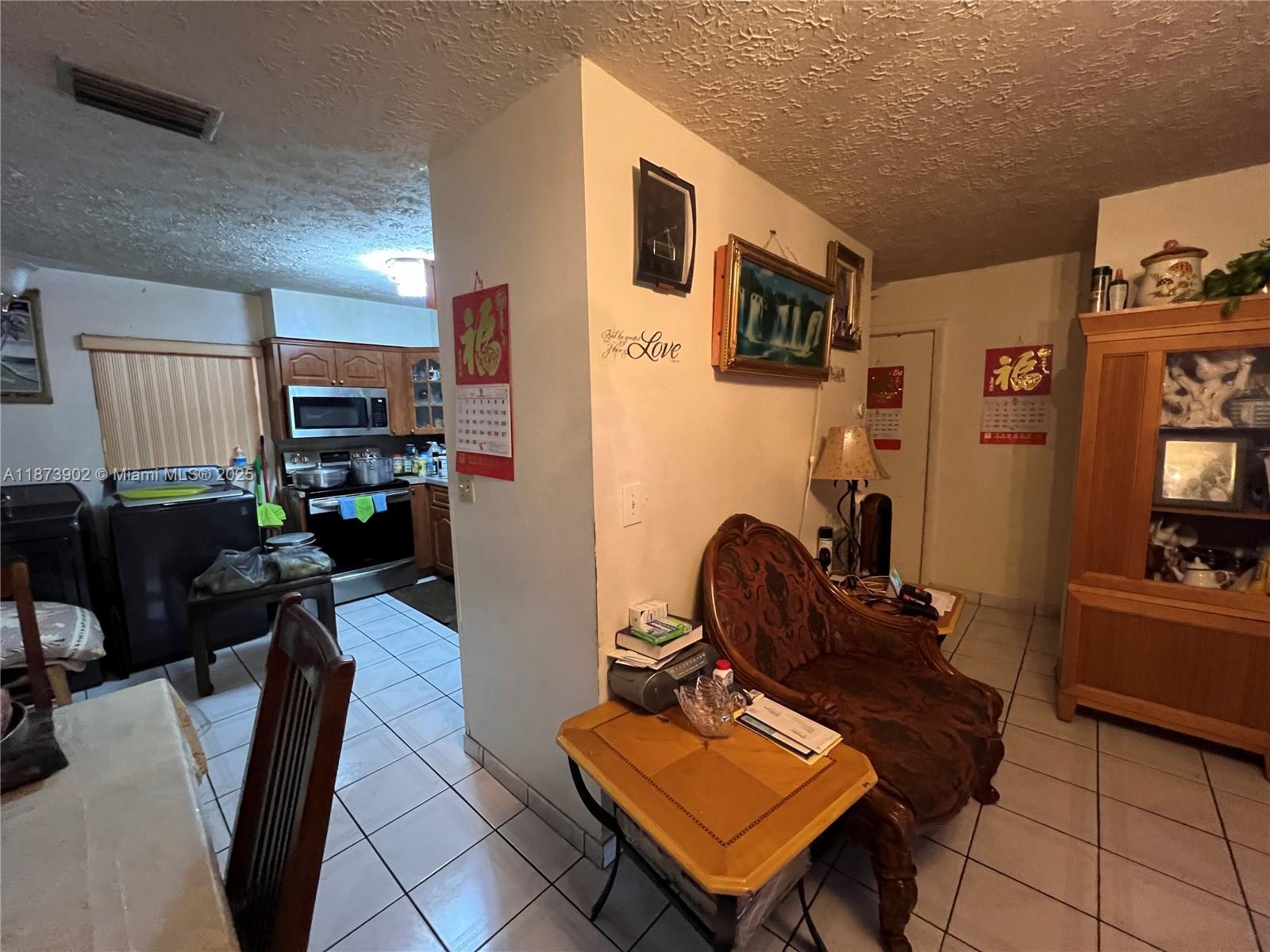 See details / 1440 sq. ft. $ 2025-09-07 0 Photo