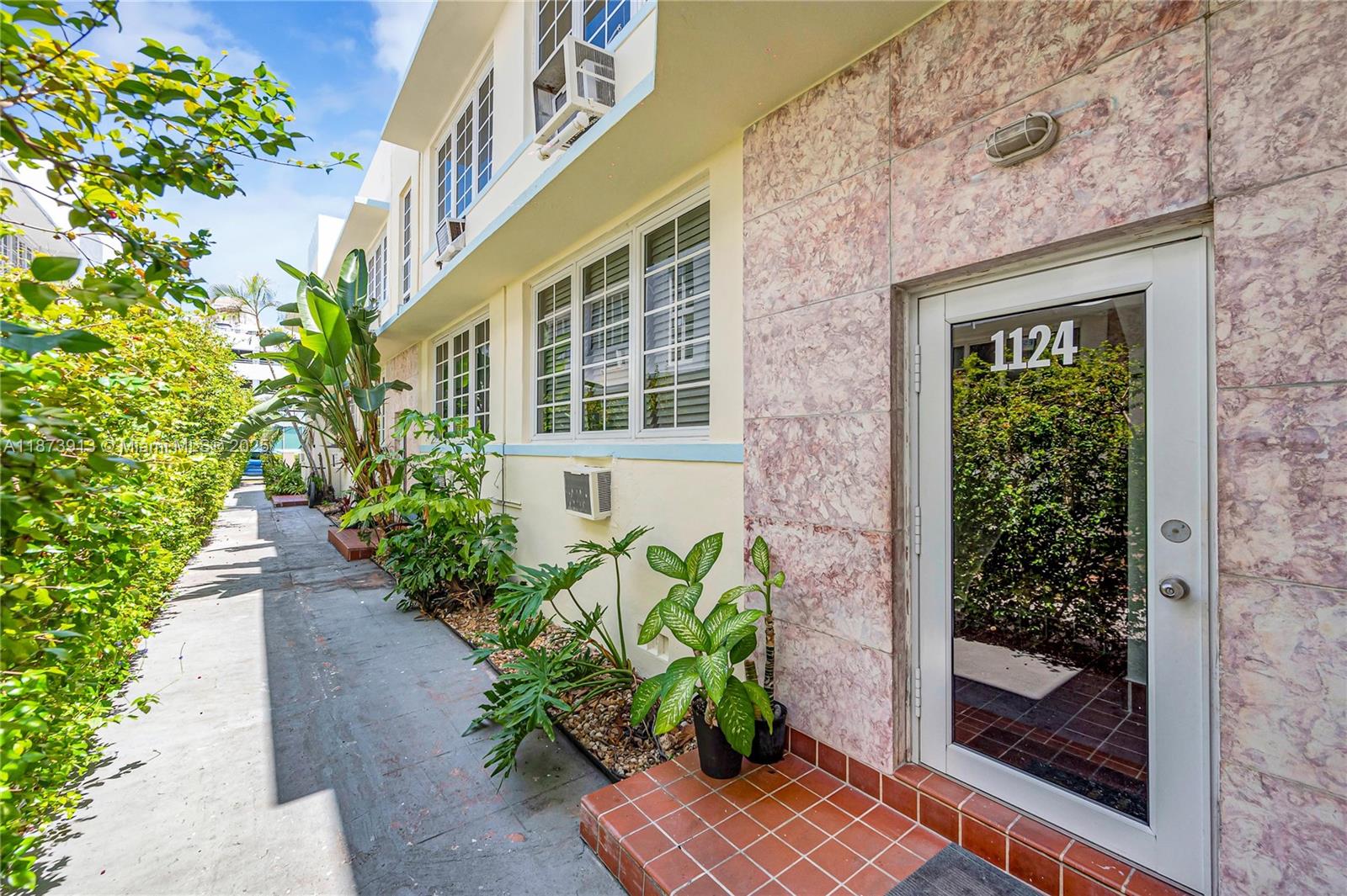   /  8140 sq. ft. $ 2025-09-07 0 Photo