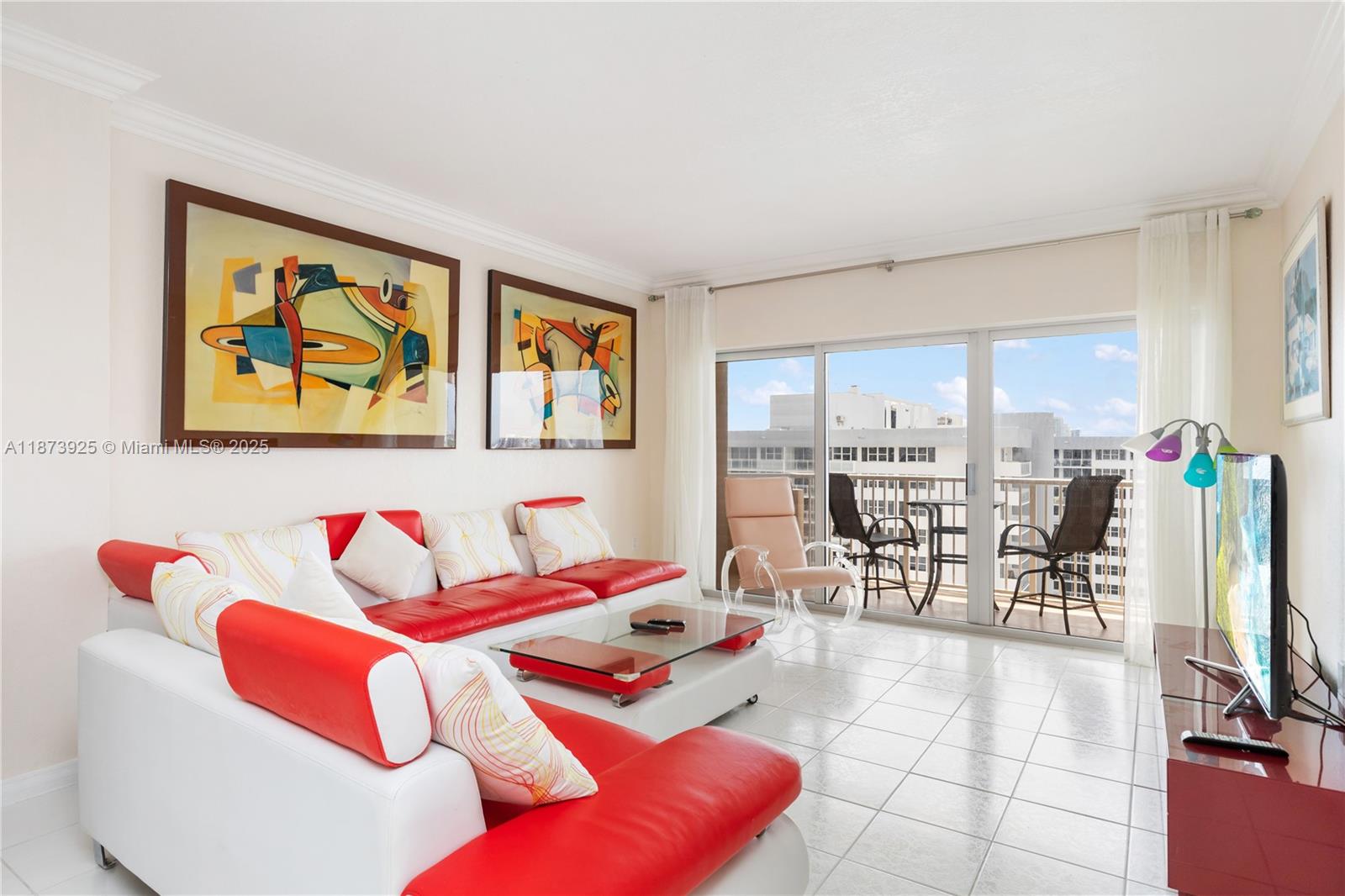 See details 22L 1 / 2 870 sq. ft. $ 2025-09-07 0 Photo