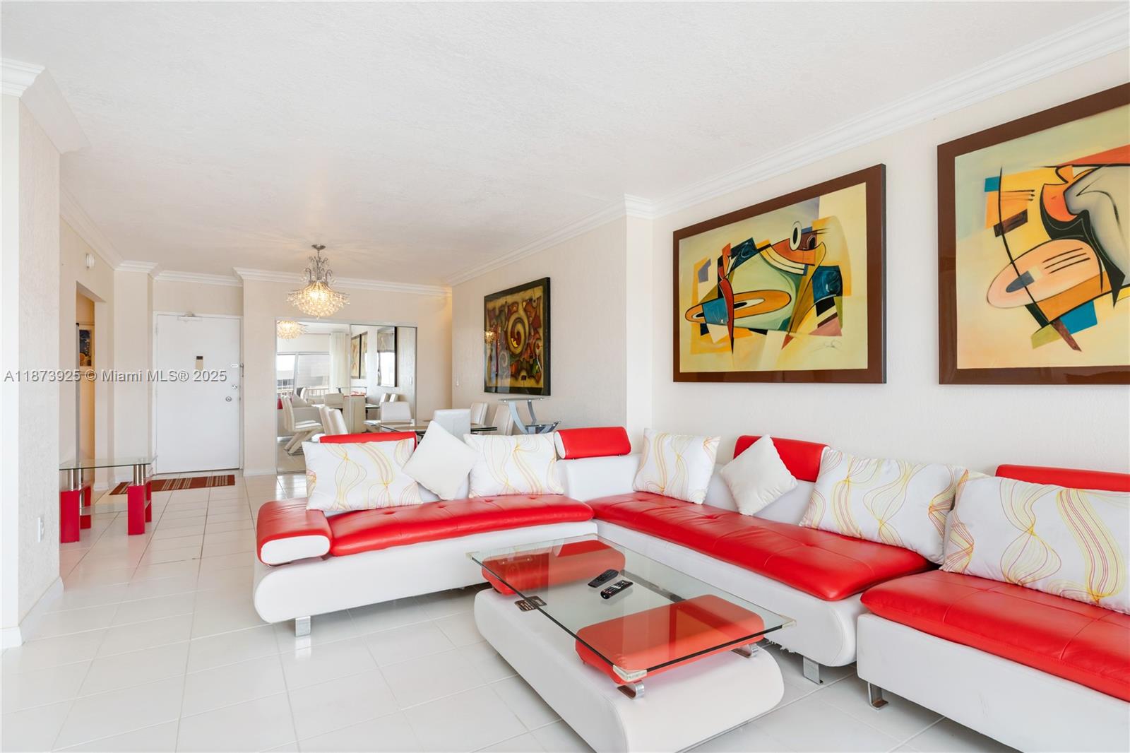 See details 22L 1 / 2 870 sq. ft. $ 2025-09-07 0 Photo